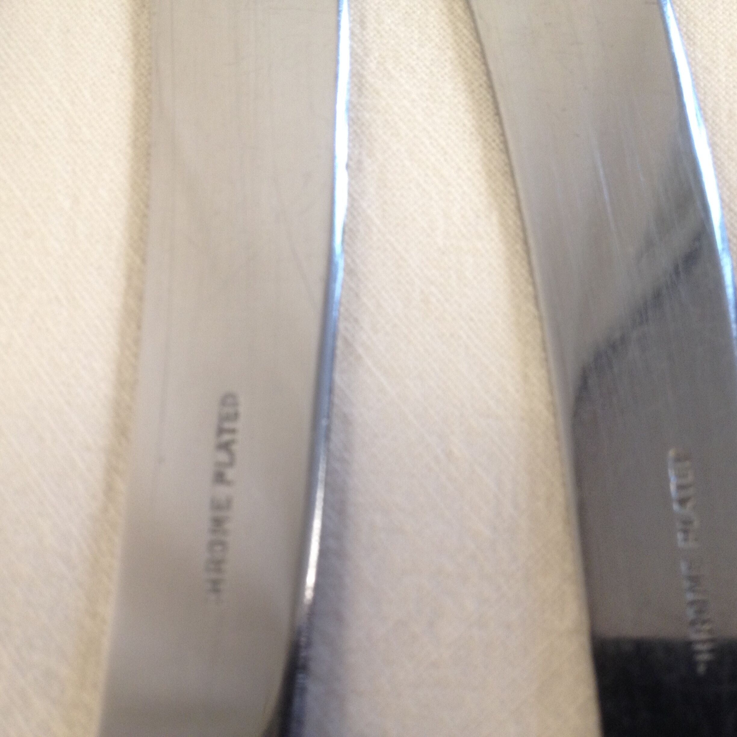 6 English butter knives