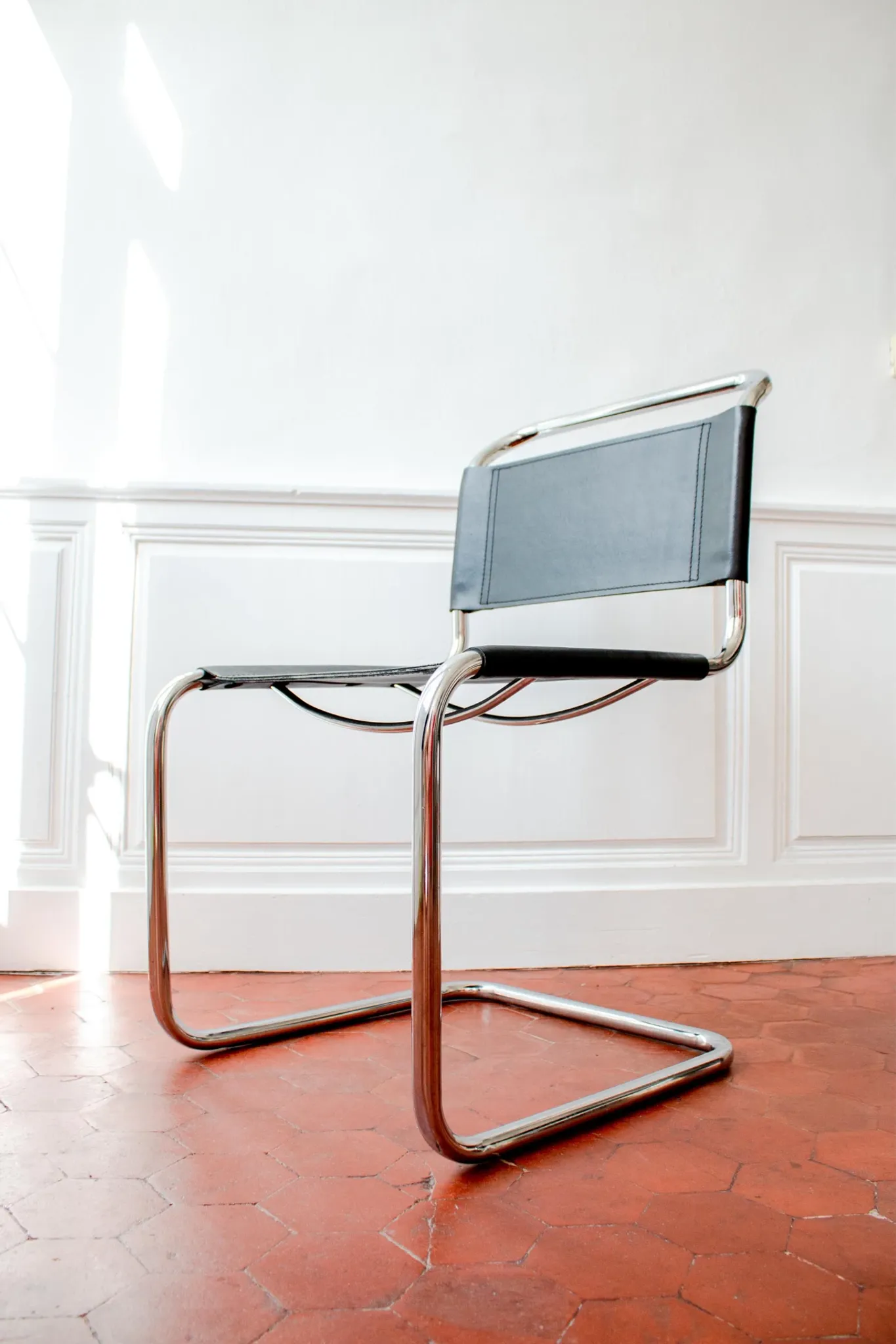 Vintage cantilever chair S33 after Mart Stam, black leather and steel.