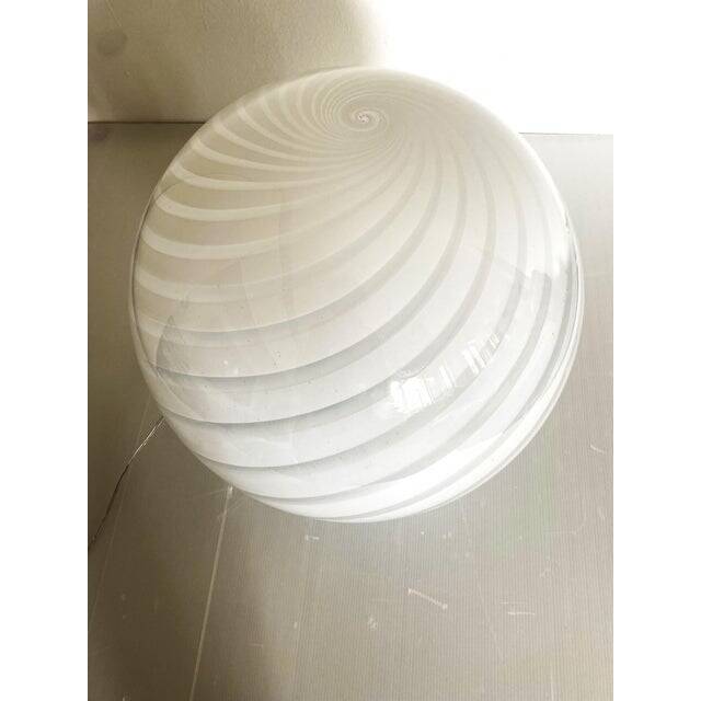 Contemporary murano spiral white murano glass table lamp