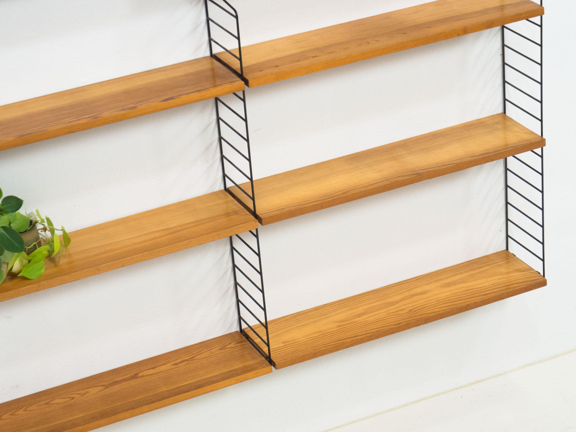 String Design AB pine wall unit by Nisse & Kajsa Strinning