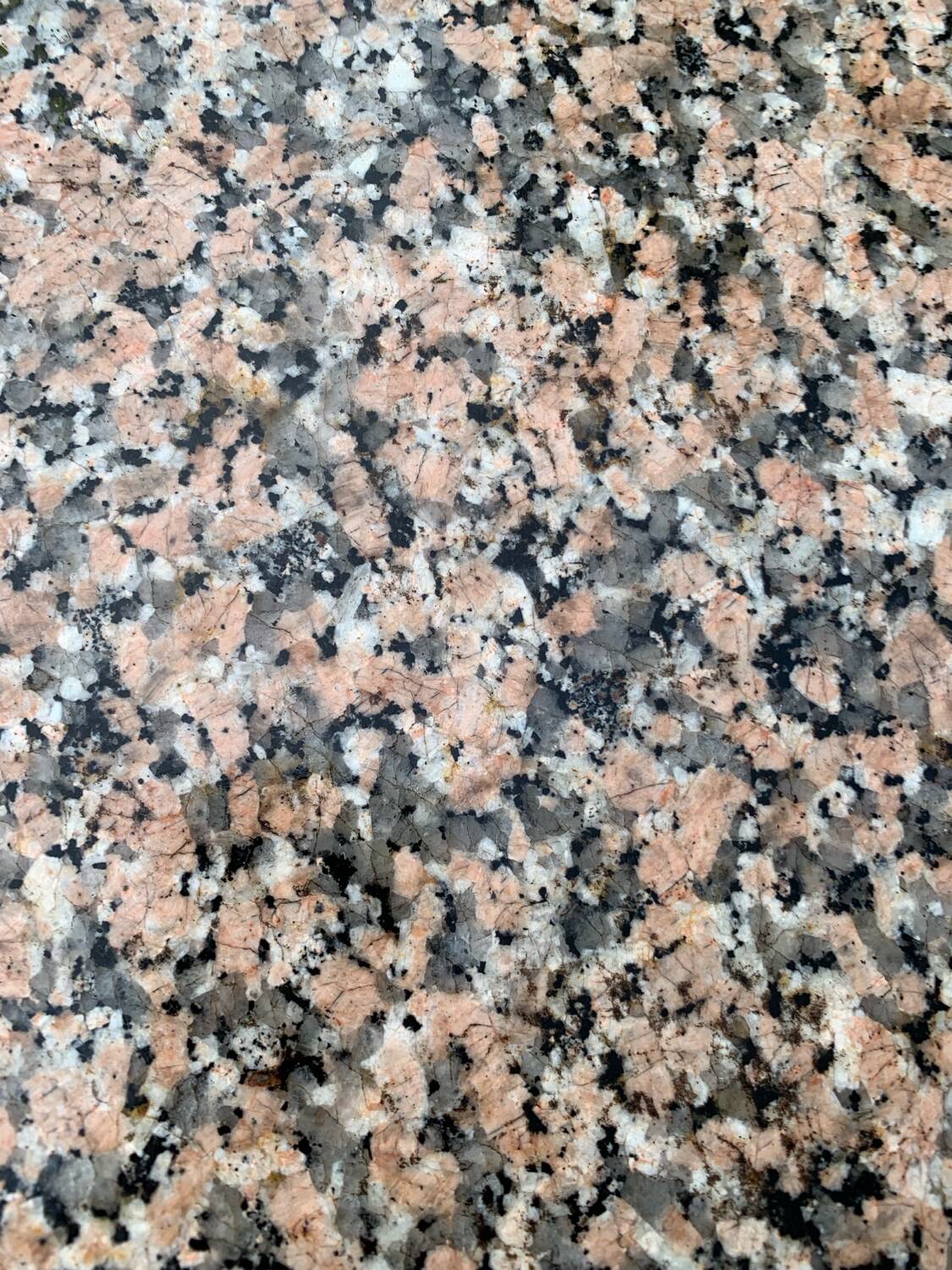 Table de bidtrot des annees 50 en fer forge et granit gris/rose