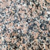 Table de bidtrot des annees 50 en fer forge et granit gris/rose