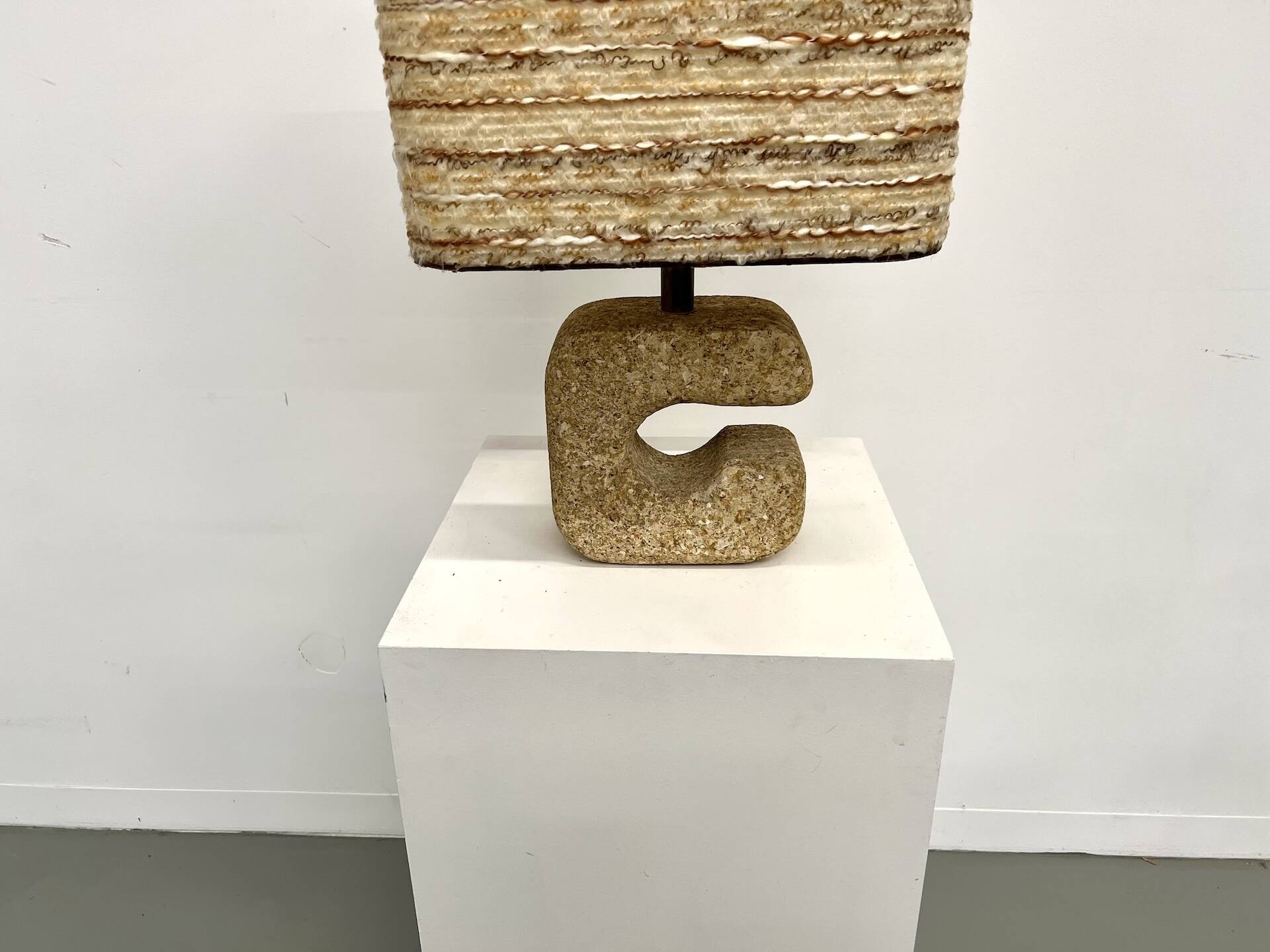 Lampe brutaliste dans le goût de Tormos, années 70