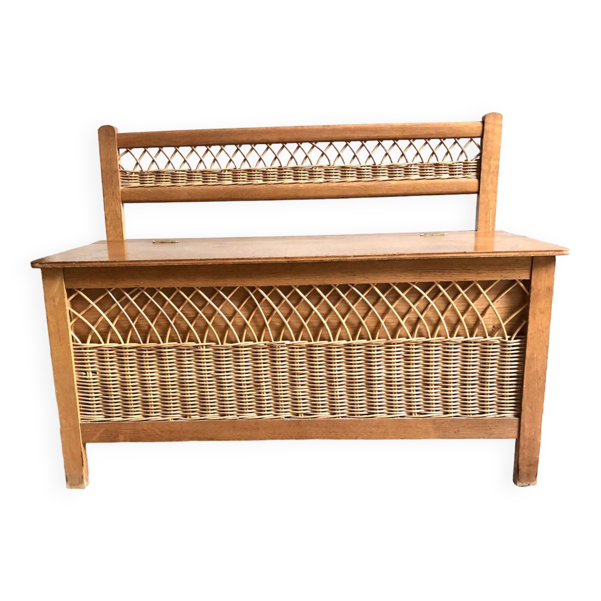 Toy chest bench made of wood and rattan
