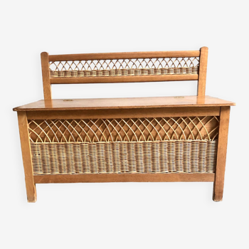 Toy chest bench made of wood and rattan