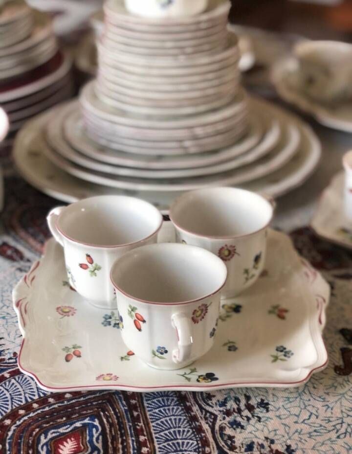 Villeroy & Boch 'Petite Fleur' comprehensive dinner, tea and coffee service for six per