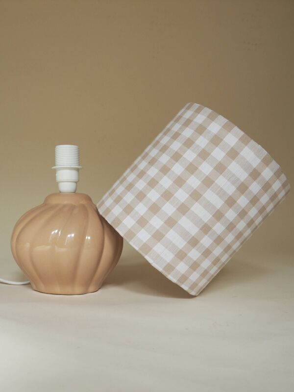 Lampe en céramique avec abat-jour en coton vichy