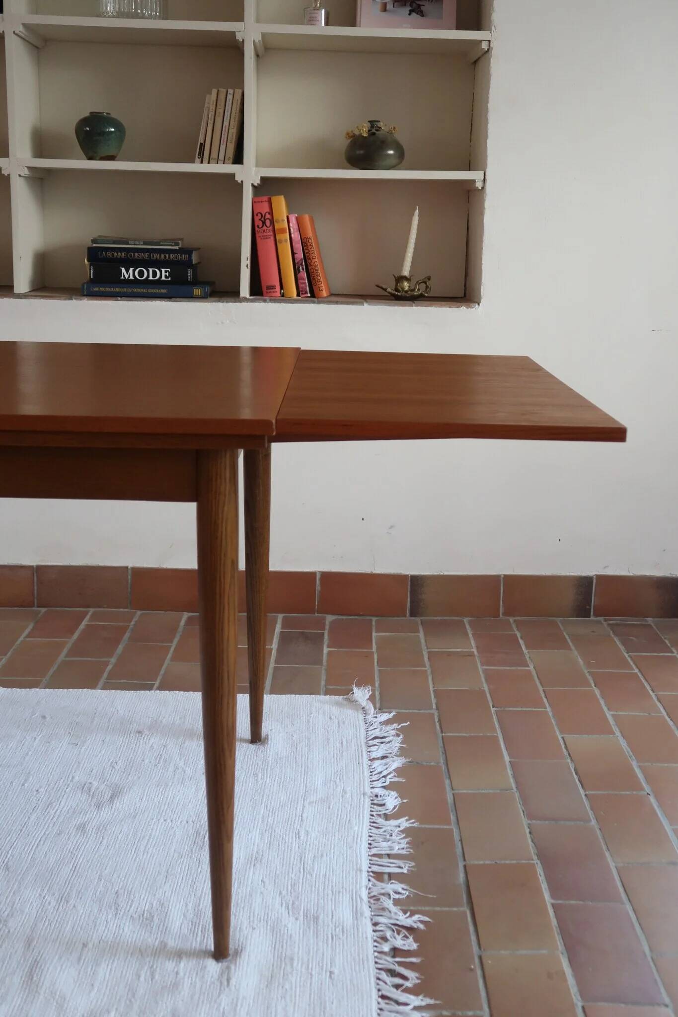 Extendable dining table in teak, tapered legs, 1960s.