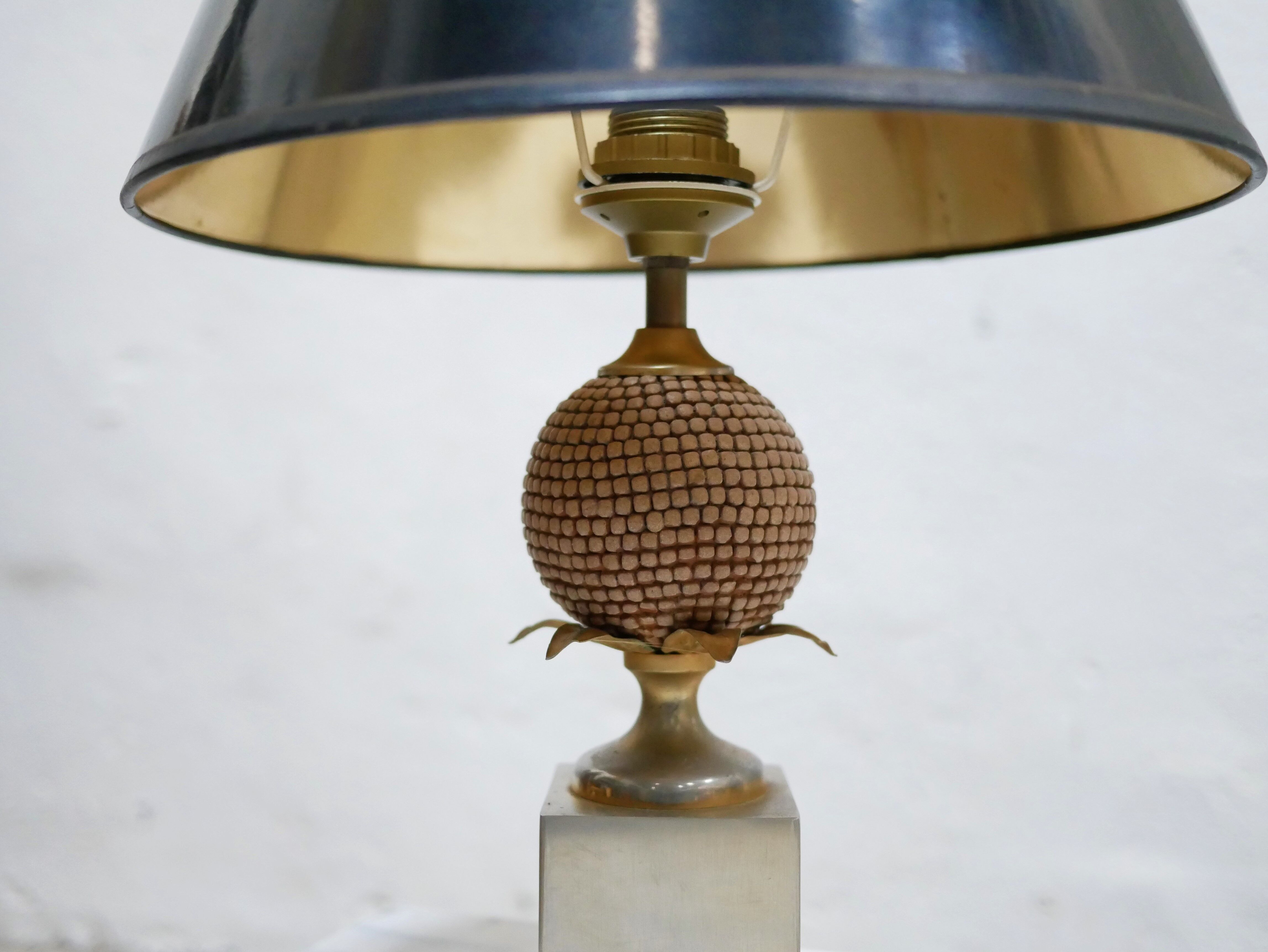 Vintage pineapple lamp