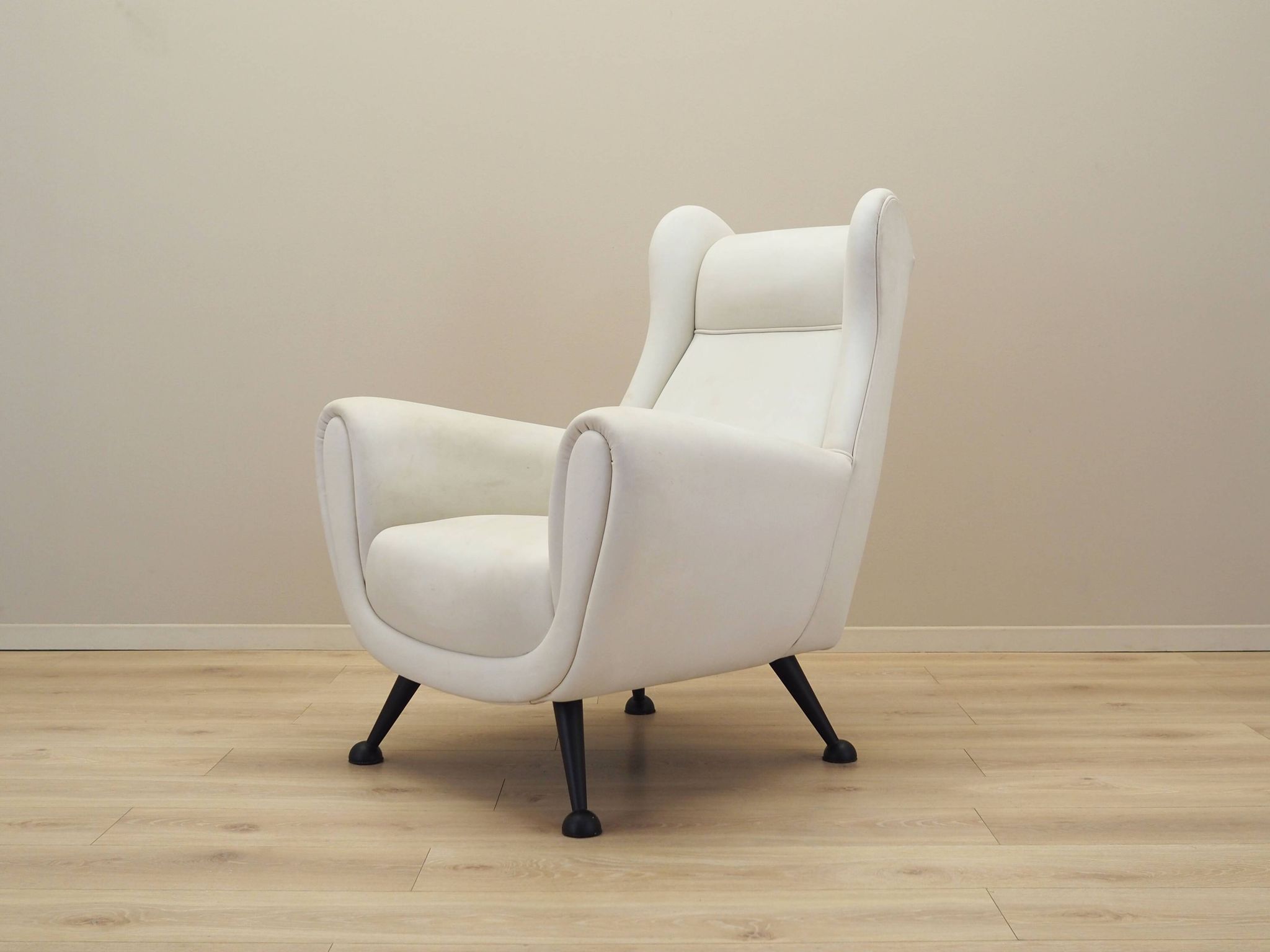 White armchair, Italian design, 1980s, production: Italy