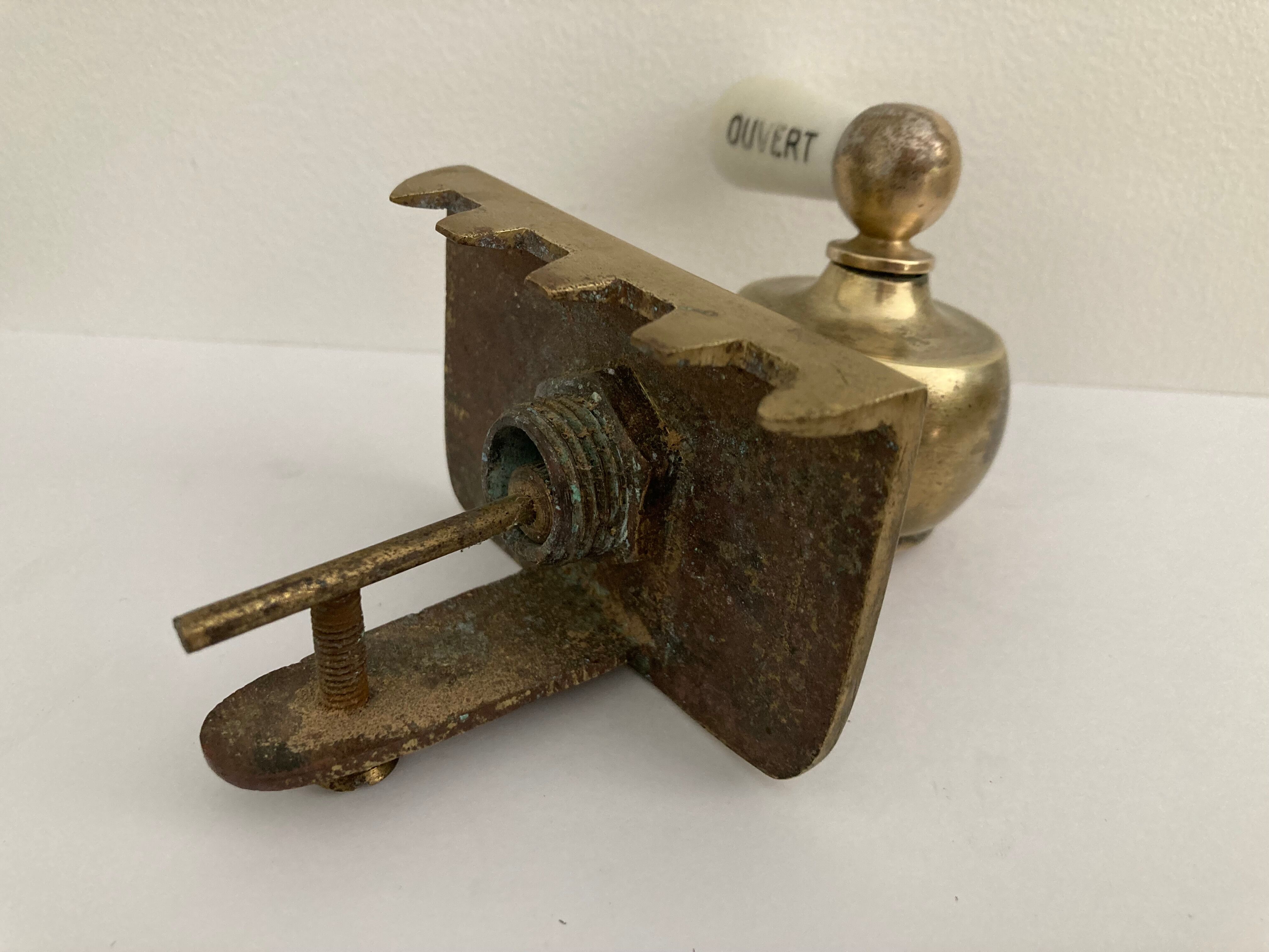 Washbasin evacuation mechanism