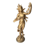 Golden statue ferville suan