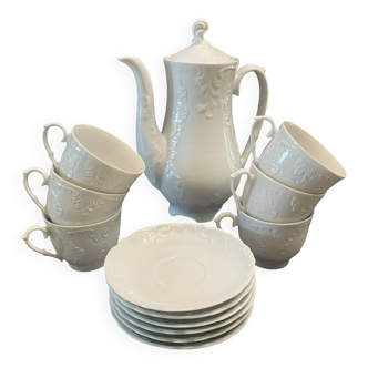 Porcelain cups with bowl and pitcher