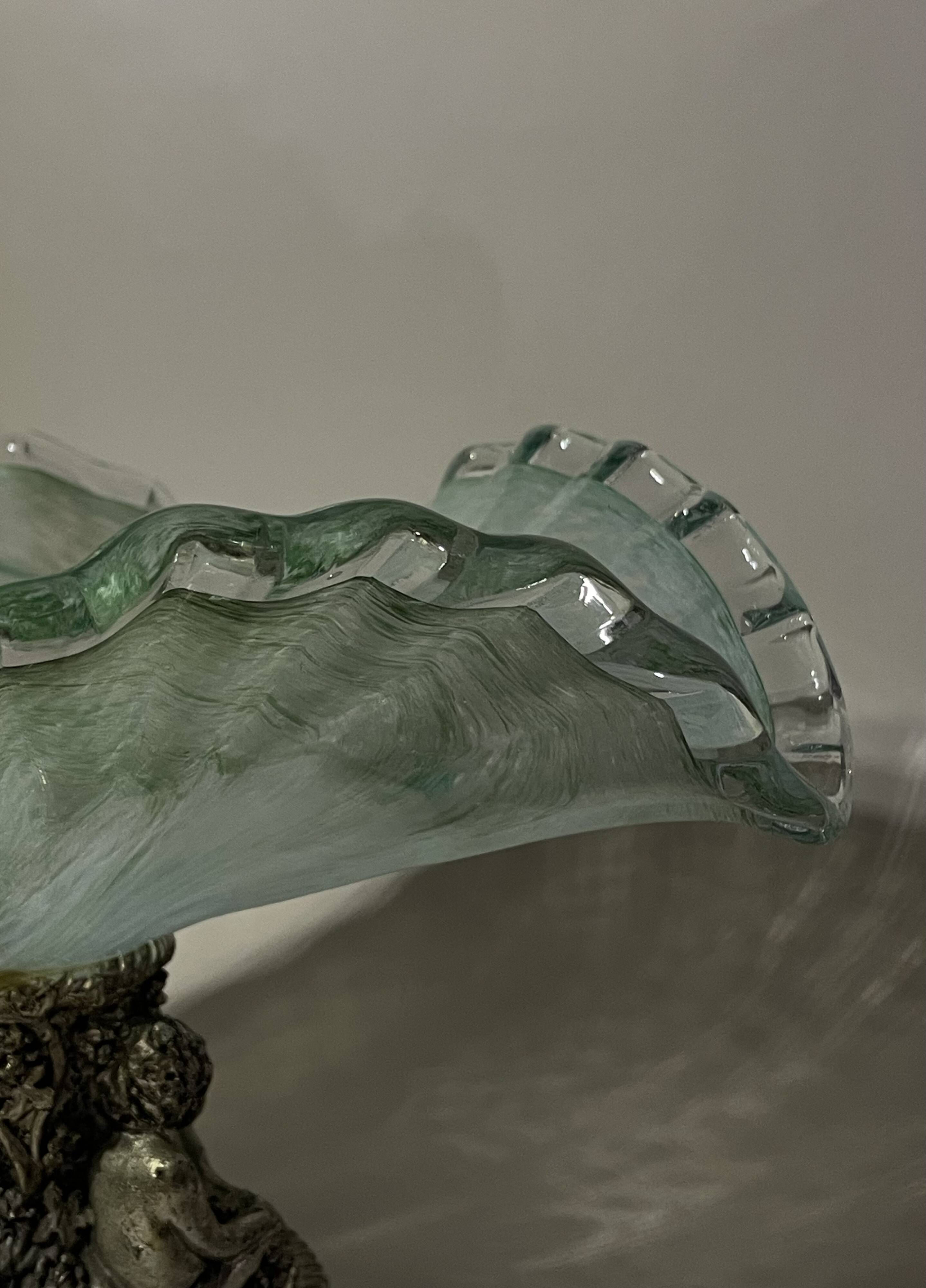 Centrepiece bowl LA MERIDIANA in blown glass on a silver pedestal.