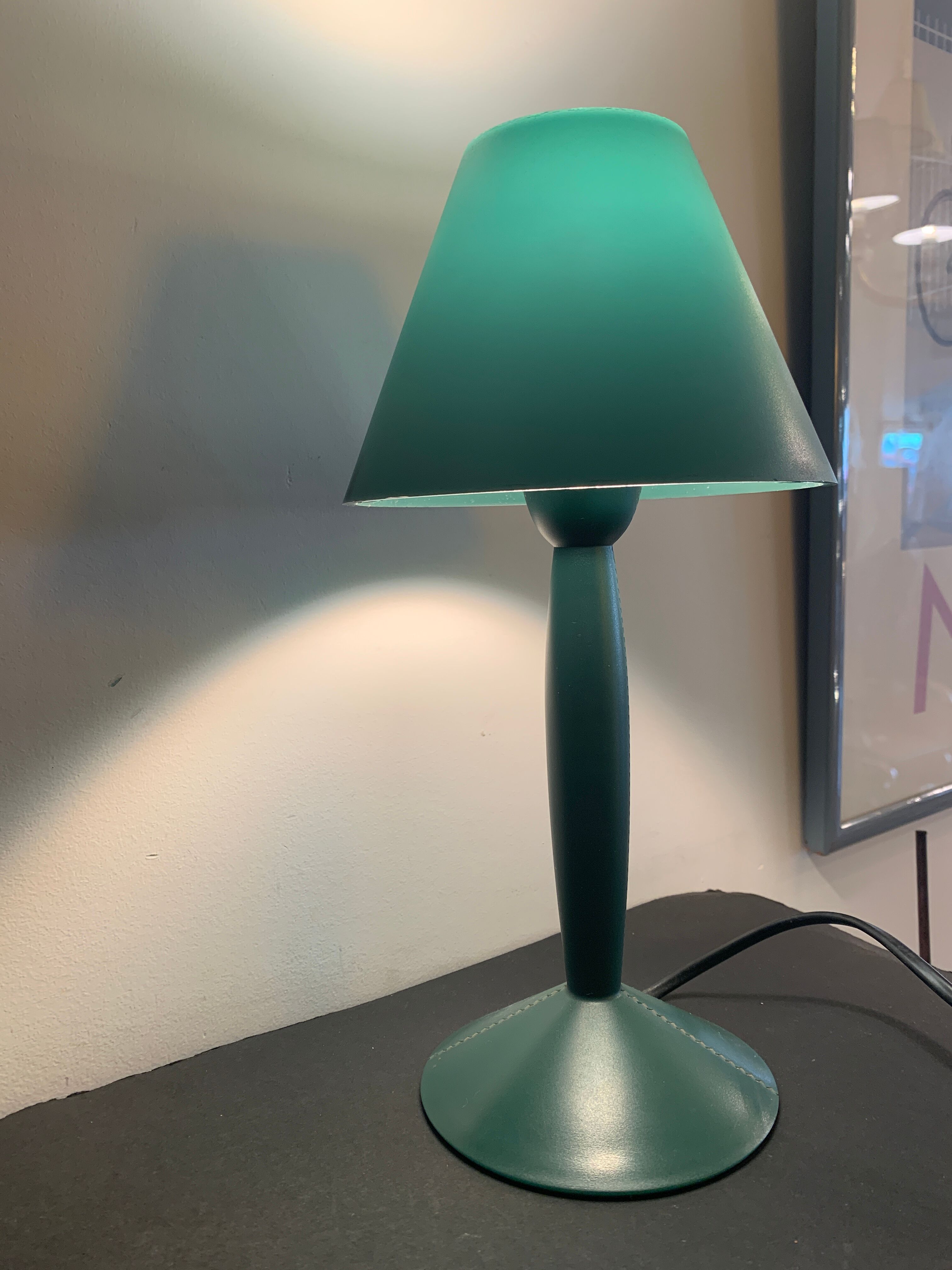 English green lamp Miss Sissi de Flos, design Philippe Starck