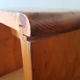 Tabouret par Charlotte Perriand