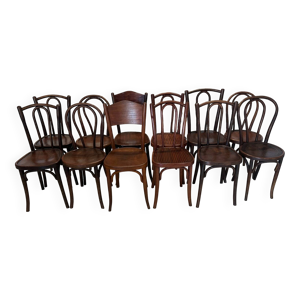 12 chaises bistrot dépareillées