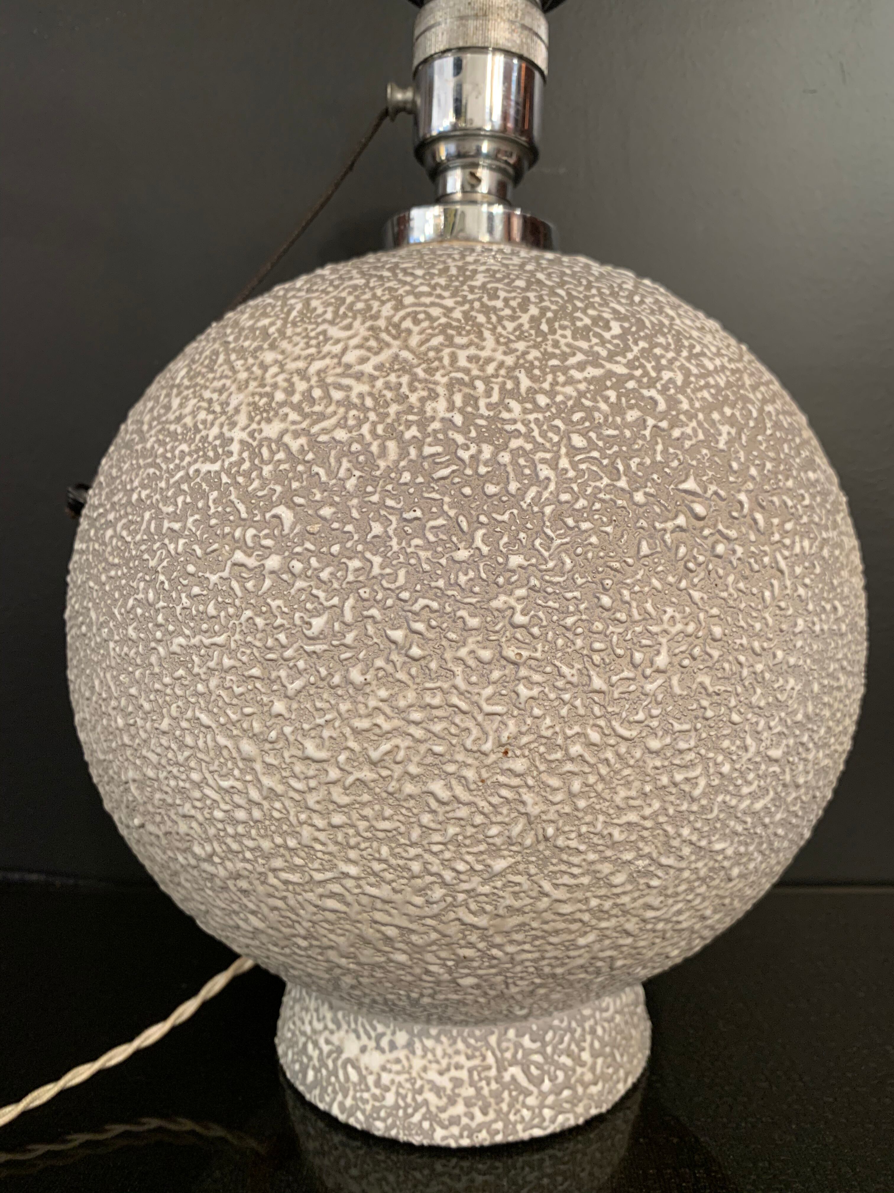 Crispened ceramic art deco lamp foot