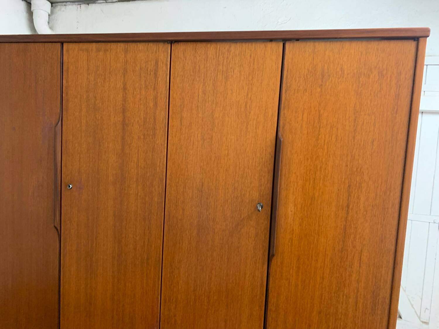 Armoire scandinave vintage en teck