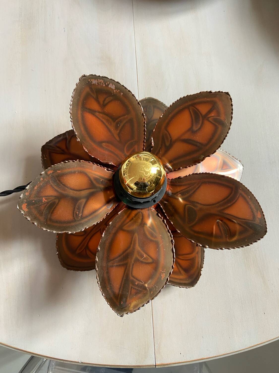 Metal flower wall light