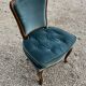 Fauteuil en noyer et velours bleu