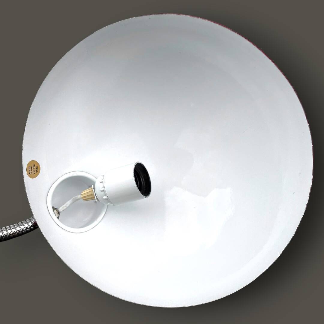 Vintage red lacquered metal desk lamp – Space Age / Bauhaus style