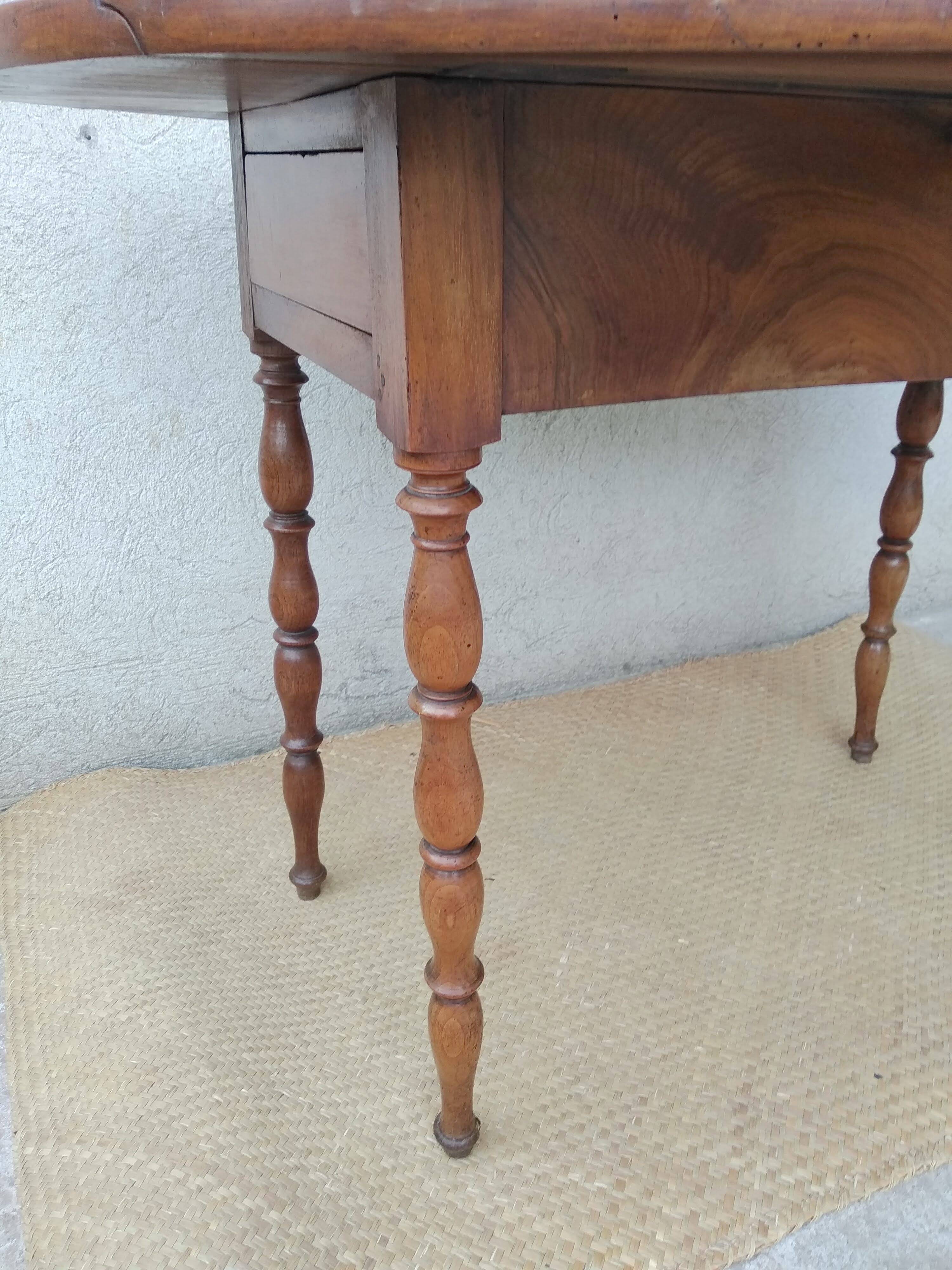 Table ovale à volets style Louis Philippe