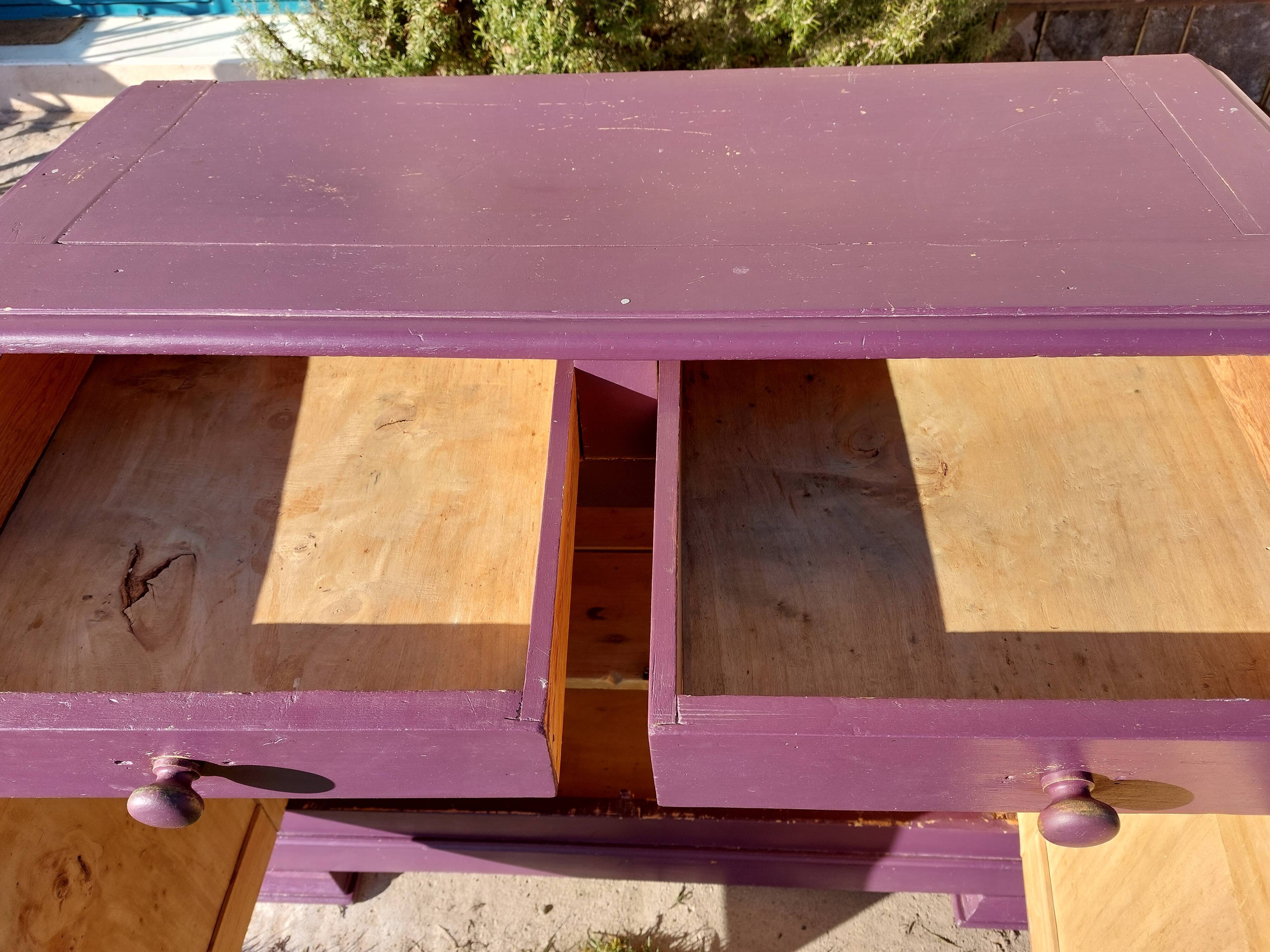 Purple Parisian buffet