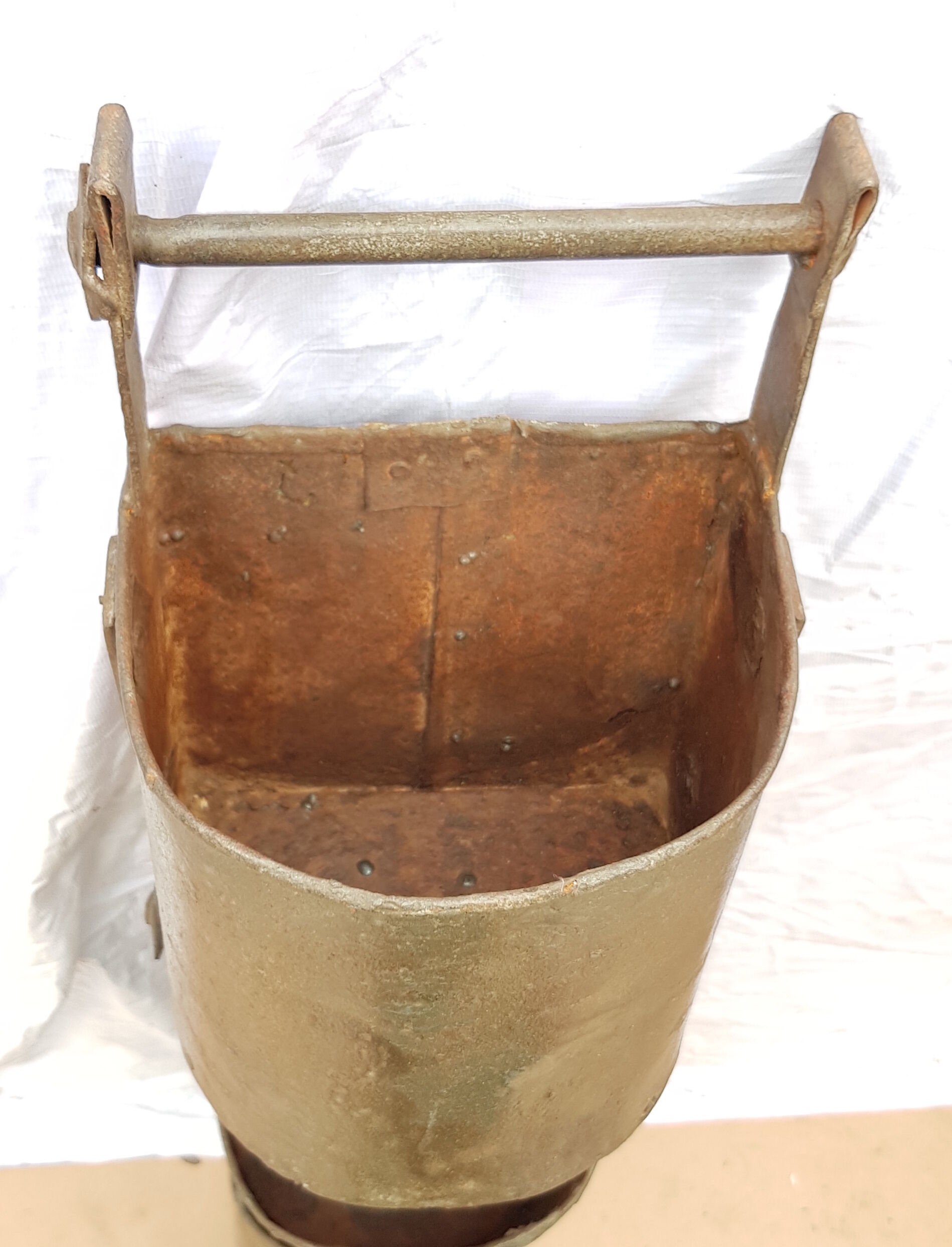 Ancien pot de fleurs