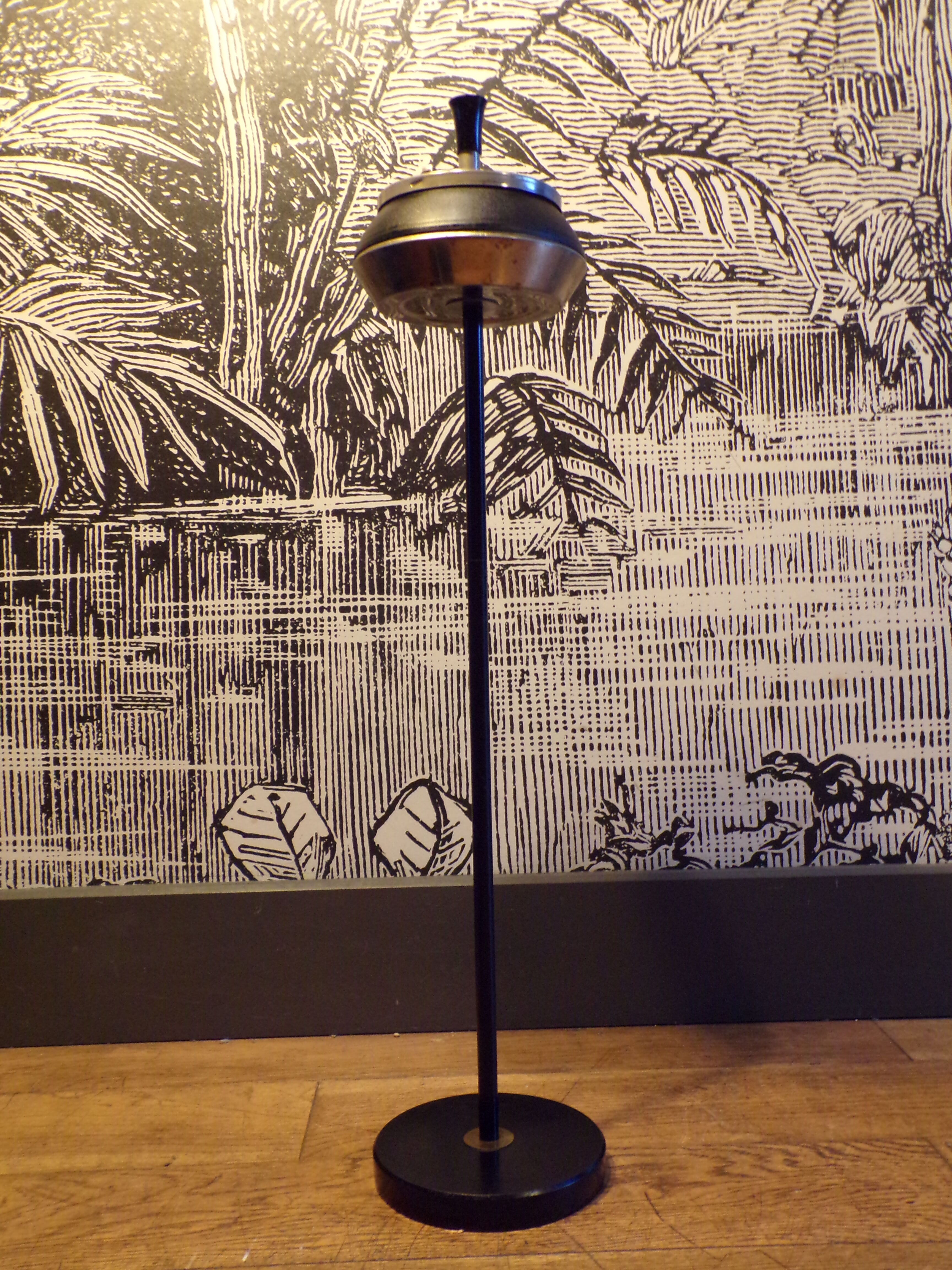 Vintage Push-up Ashtray