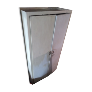 armoire métallique vintage