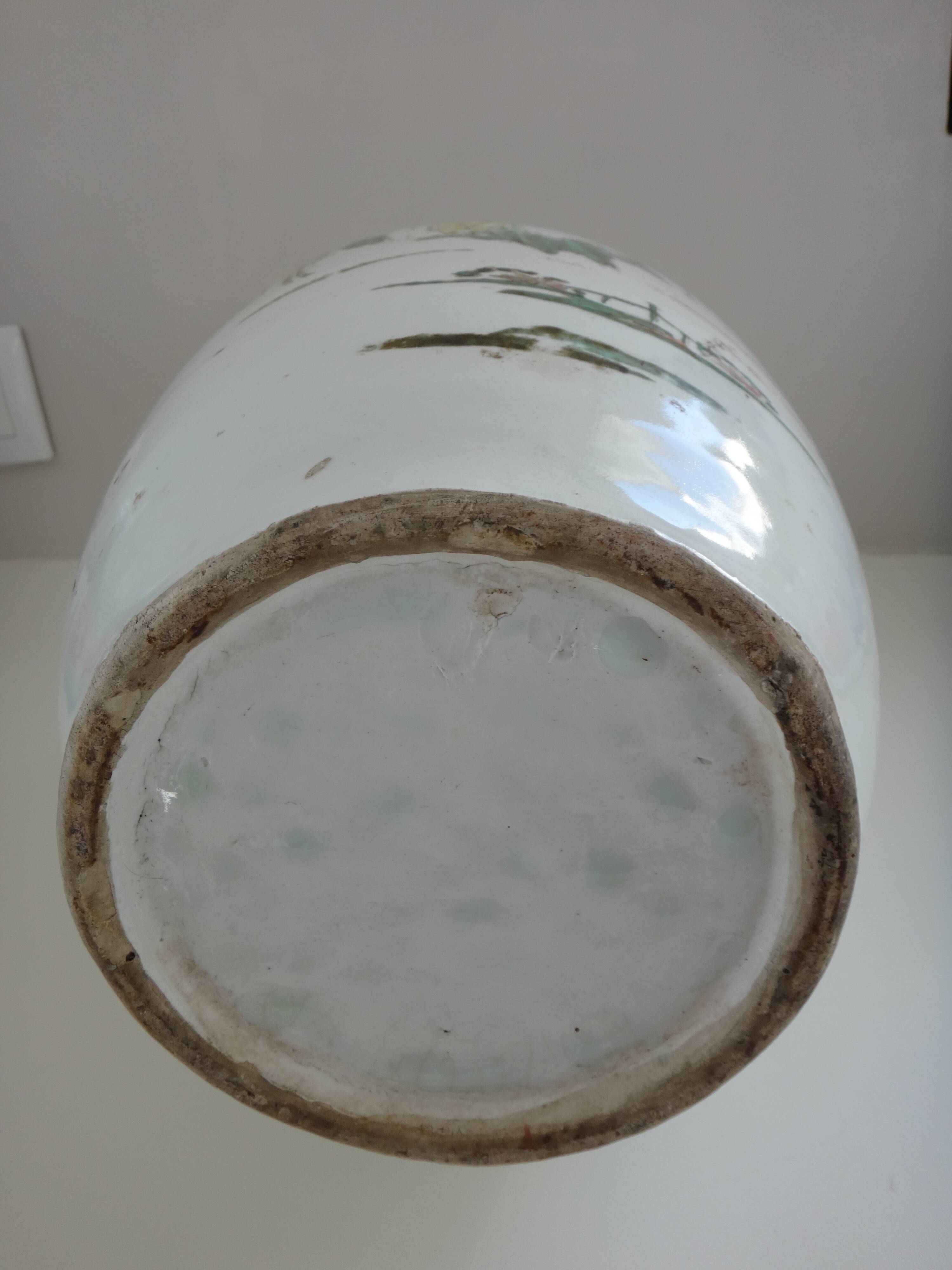 Large ceramic vase Chinese women palace stage, China early 20th 46cm
