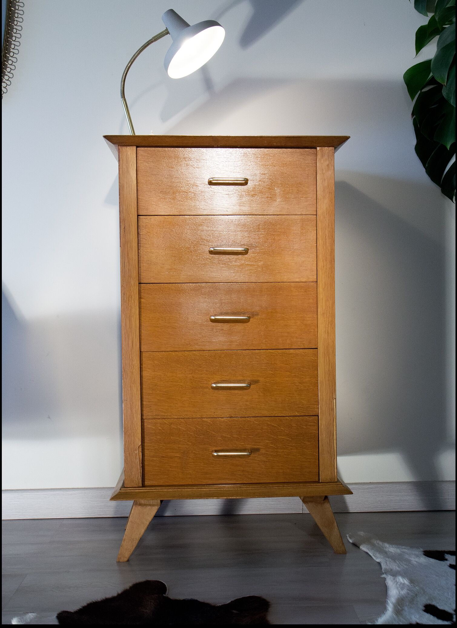 Pretty chest of drawers dressers foot compass gilded oak