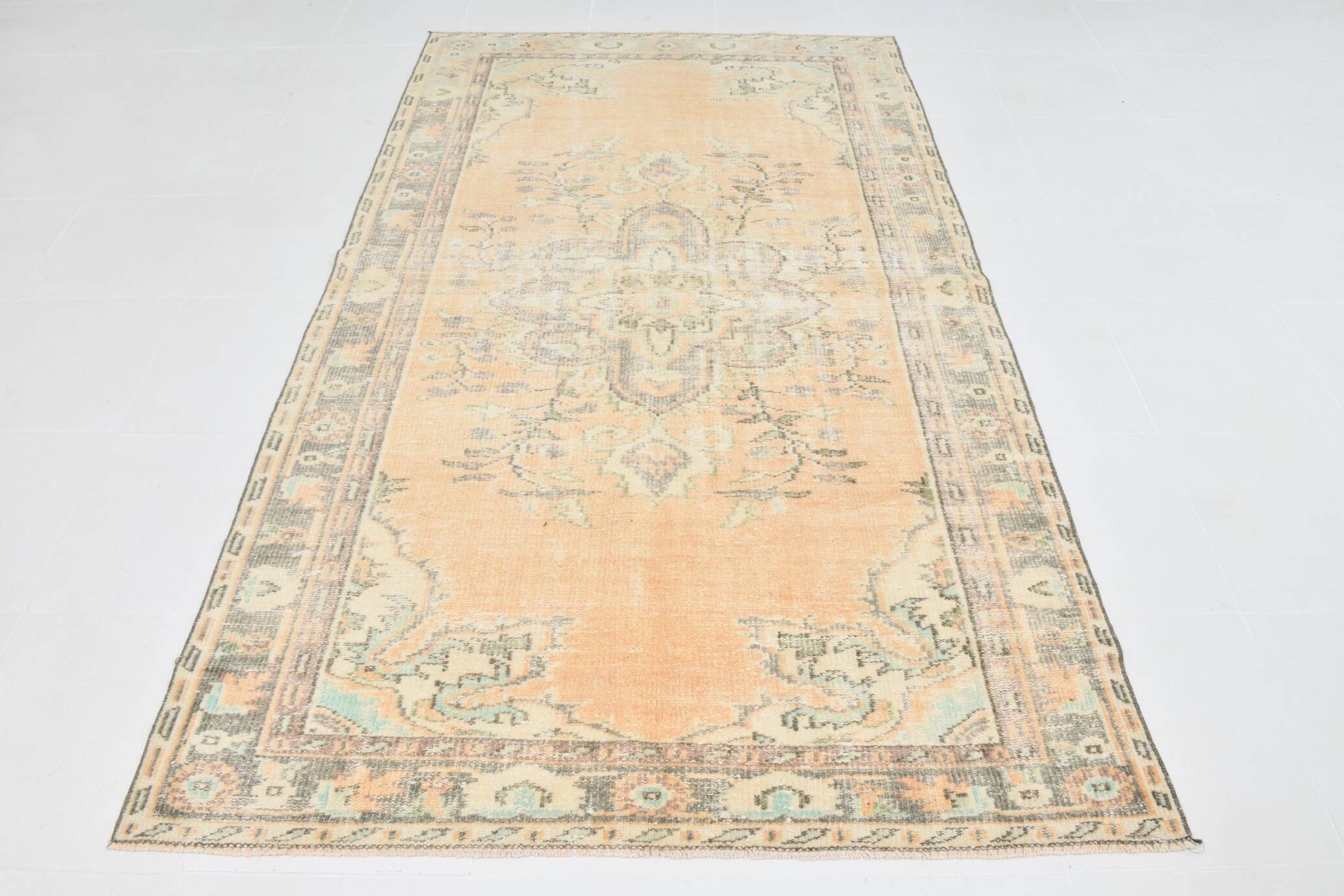 5x8 Vintage Light Yellow & Cream Classic Turkish Rug, 148x247Cm