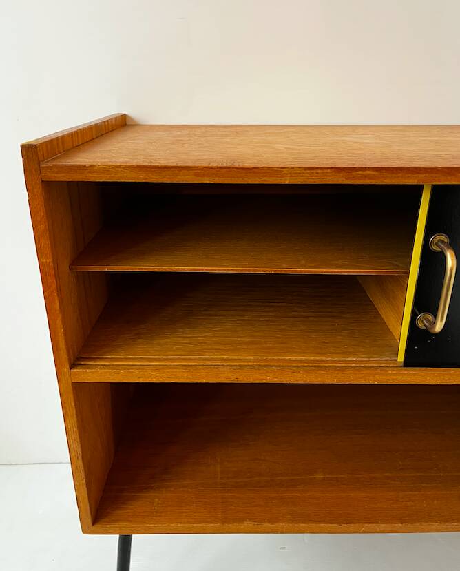 Light wood buffet from the 1950s.