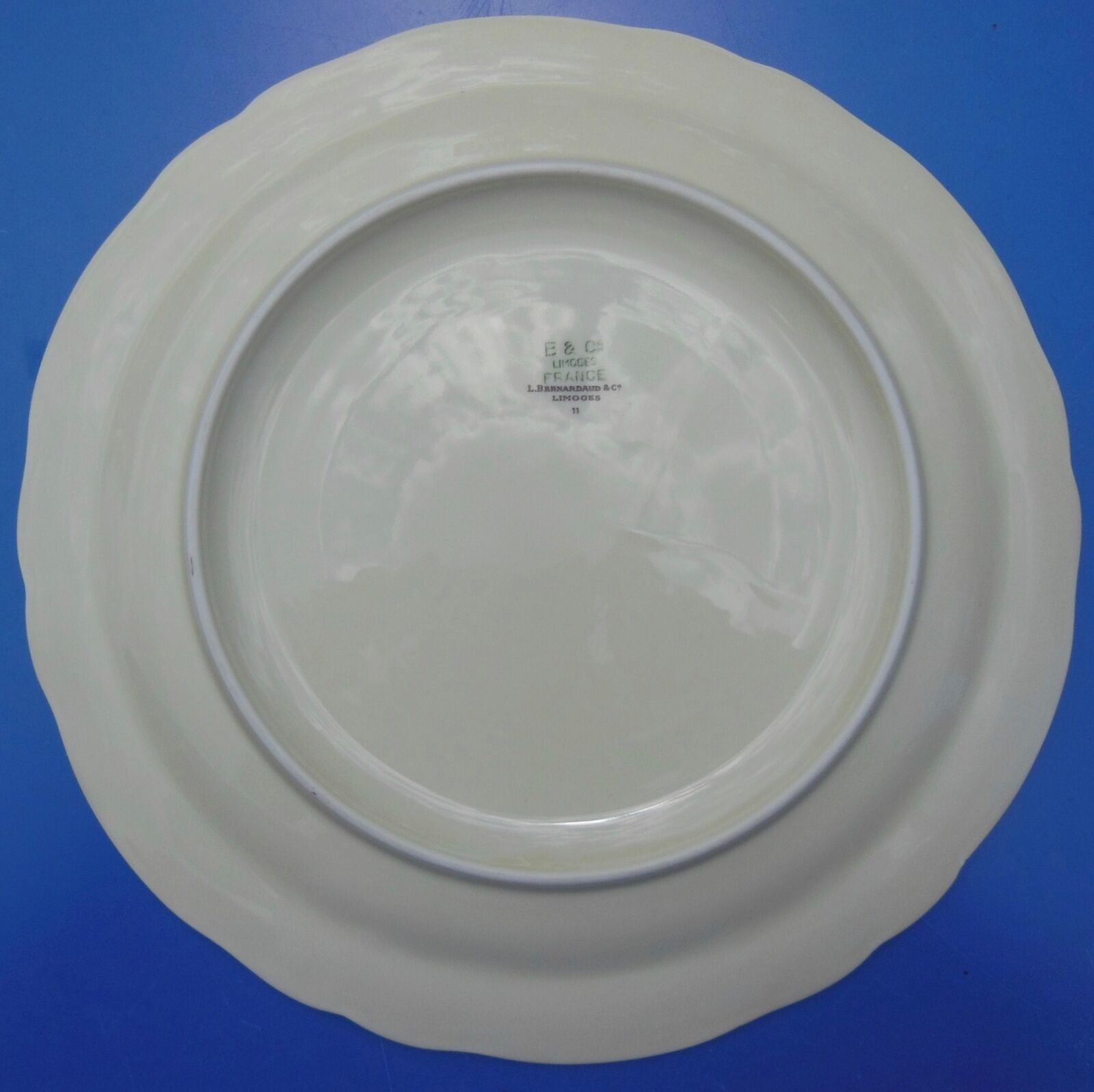 Assiette plate Bernardaud Porcelaine de Limoges