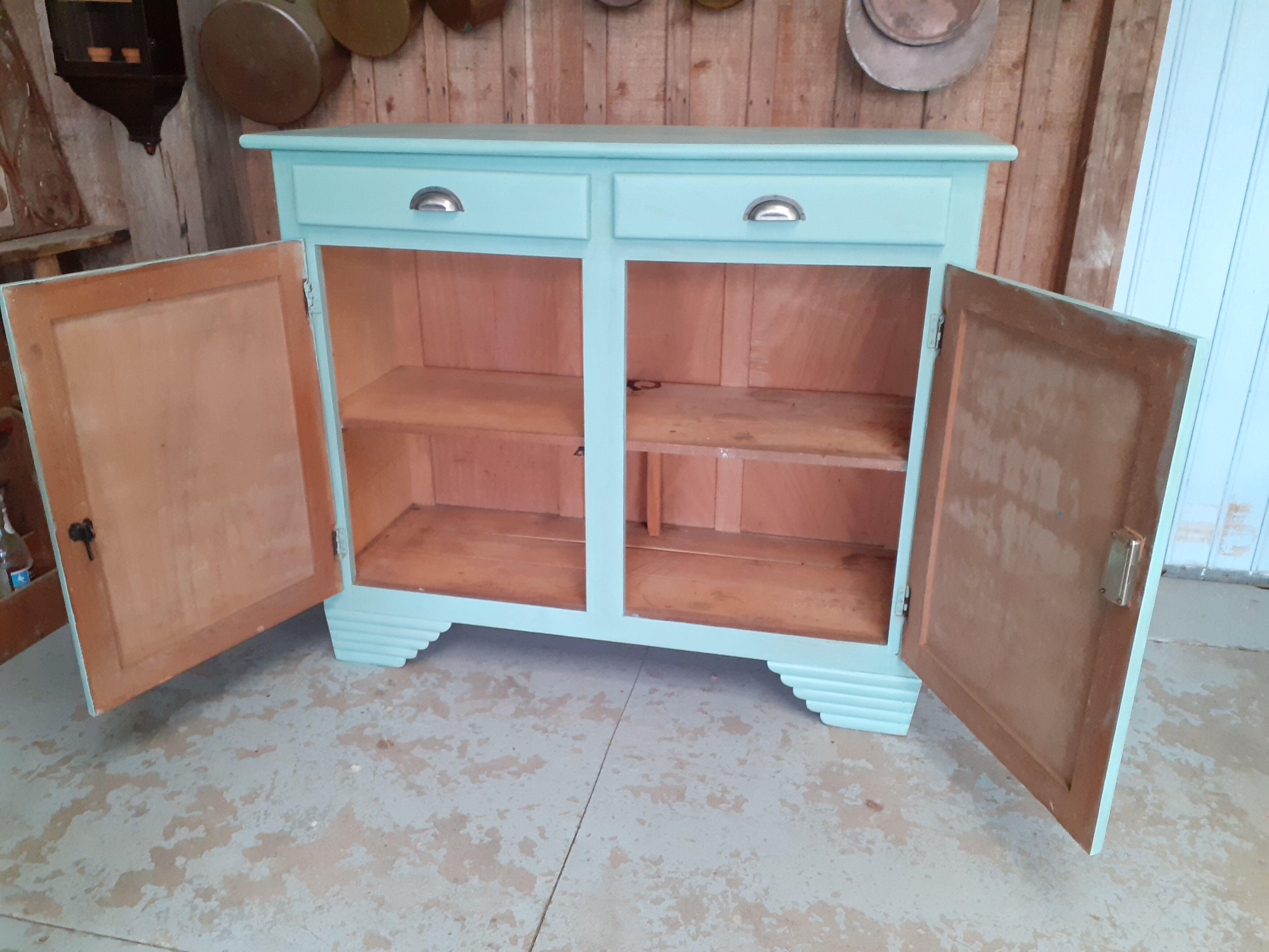 Buffet bas vert provence