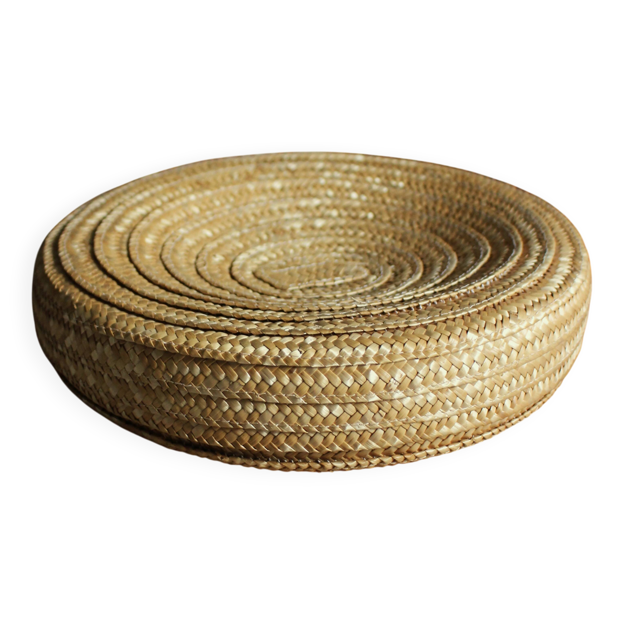 Round wicker basket with lid, vintage soft weaving.