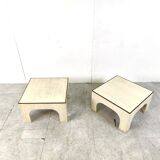 Paire de tables basses en travertin et laiton, années 1970