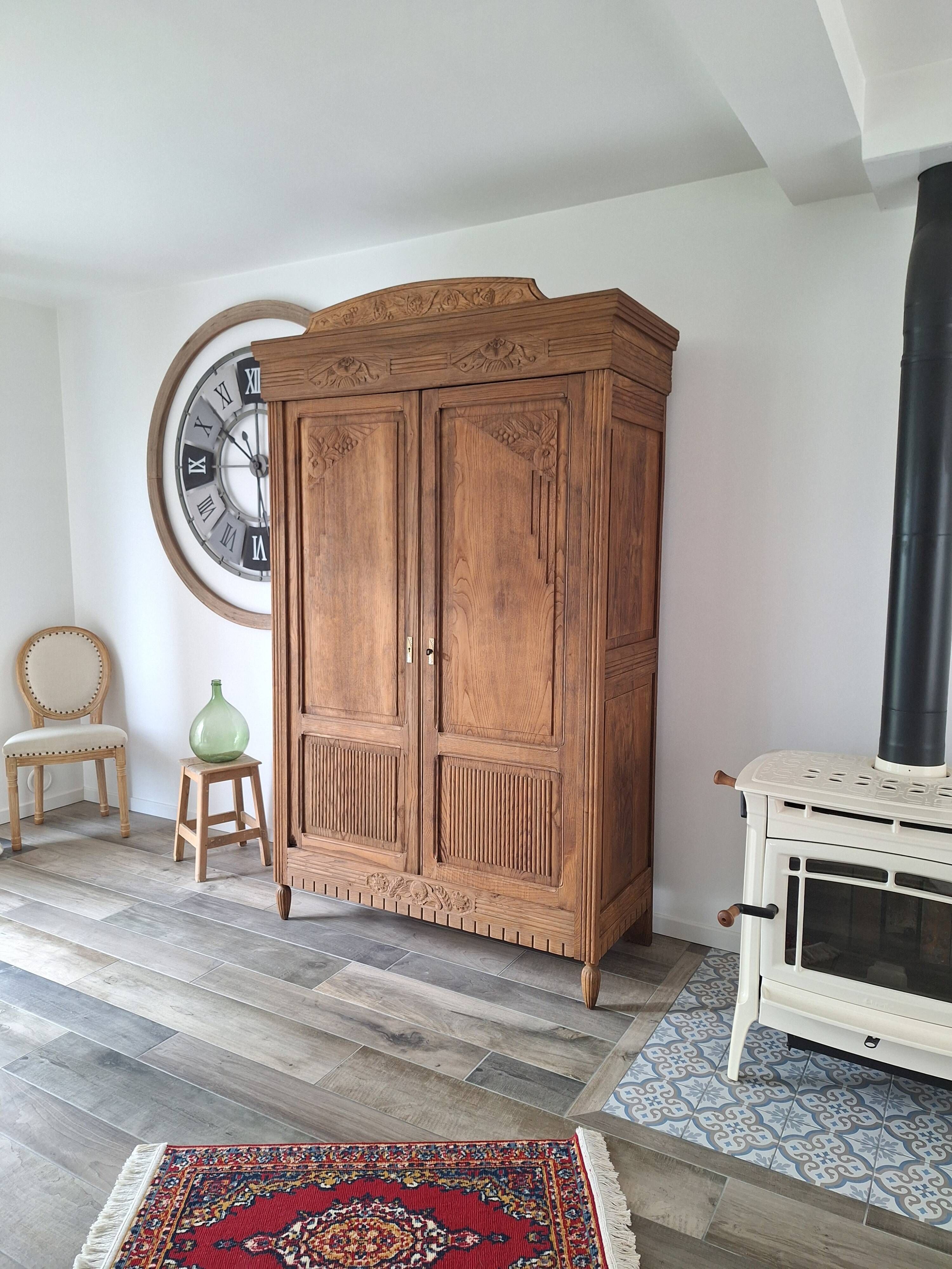 Wardrobe, oak linen cupboard from 1920.