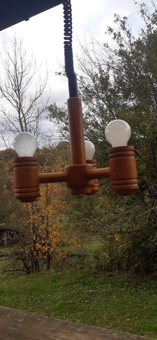 Scandinavian wooden turned pendant light, 70s/80s, chalet spirit.