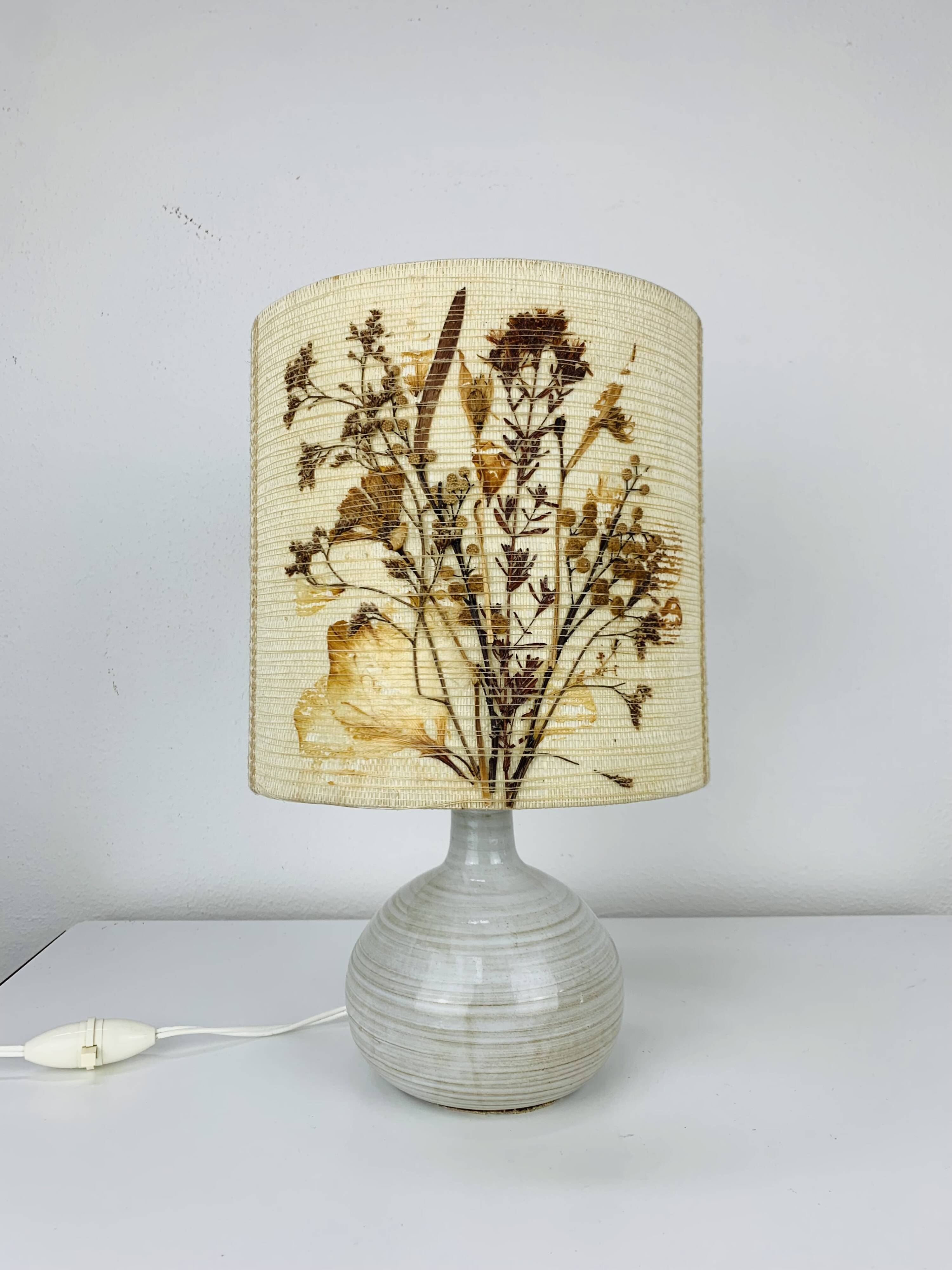 Ceramic ball lamp and dried flower lampshade