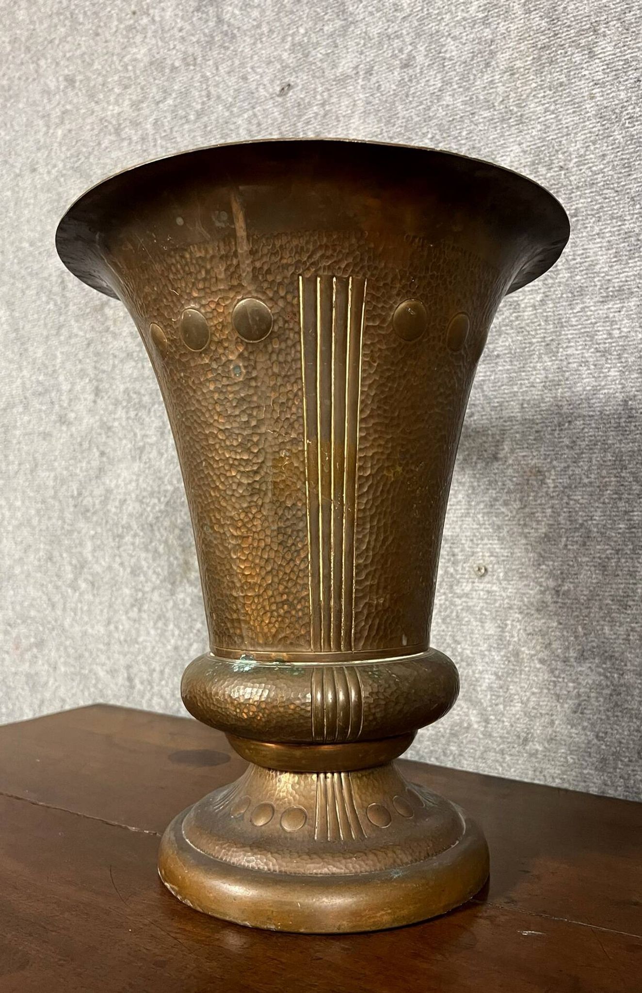 Art Nouveau period Medicis vase in gilded brass circa 1900