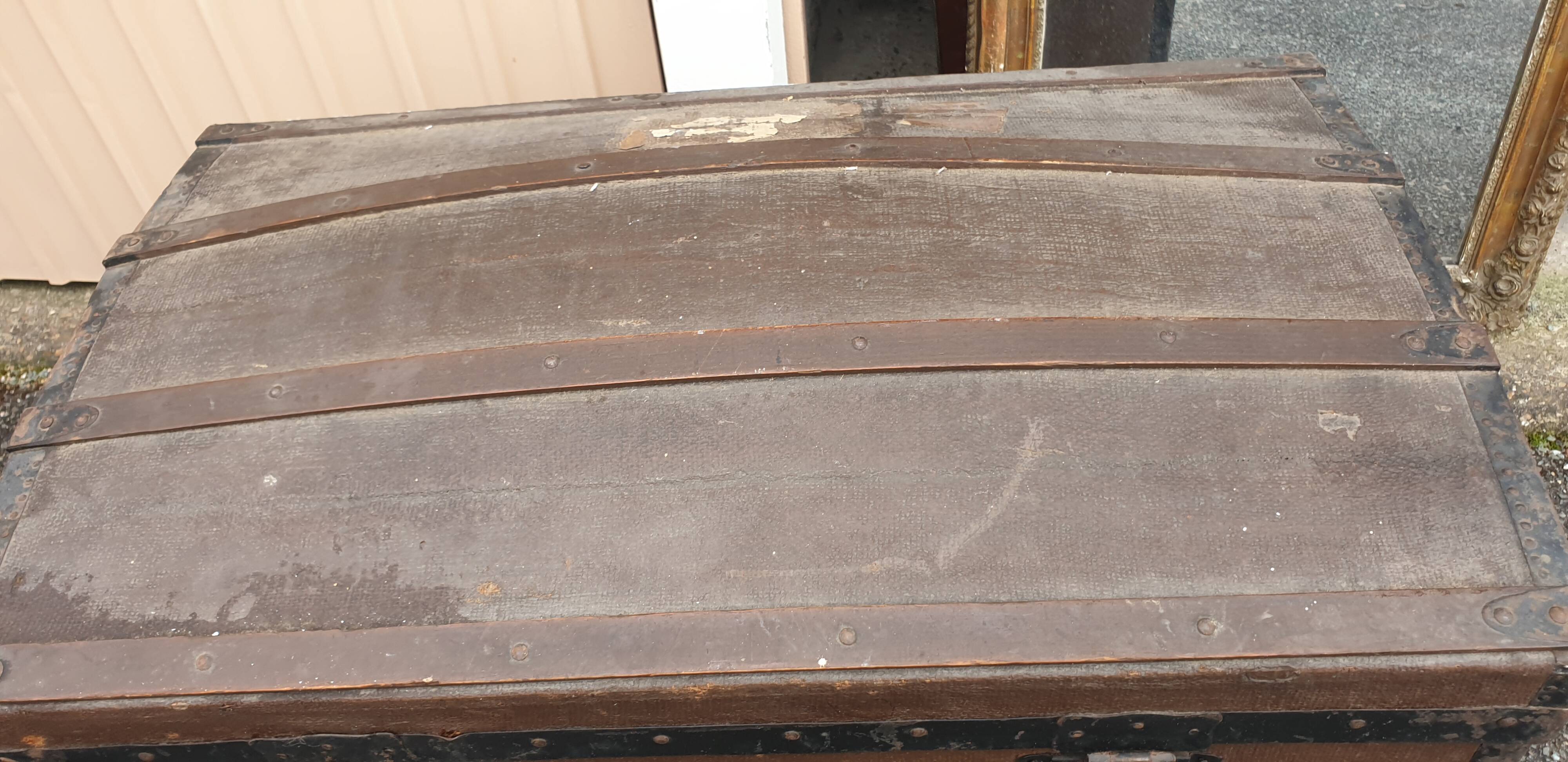 Curved trunk late 19th century