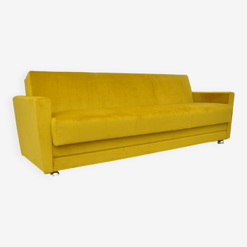 Canapé-lit en velours jaune années 1960