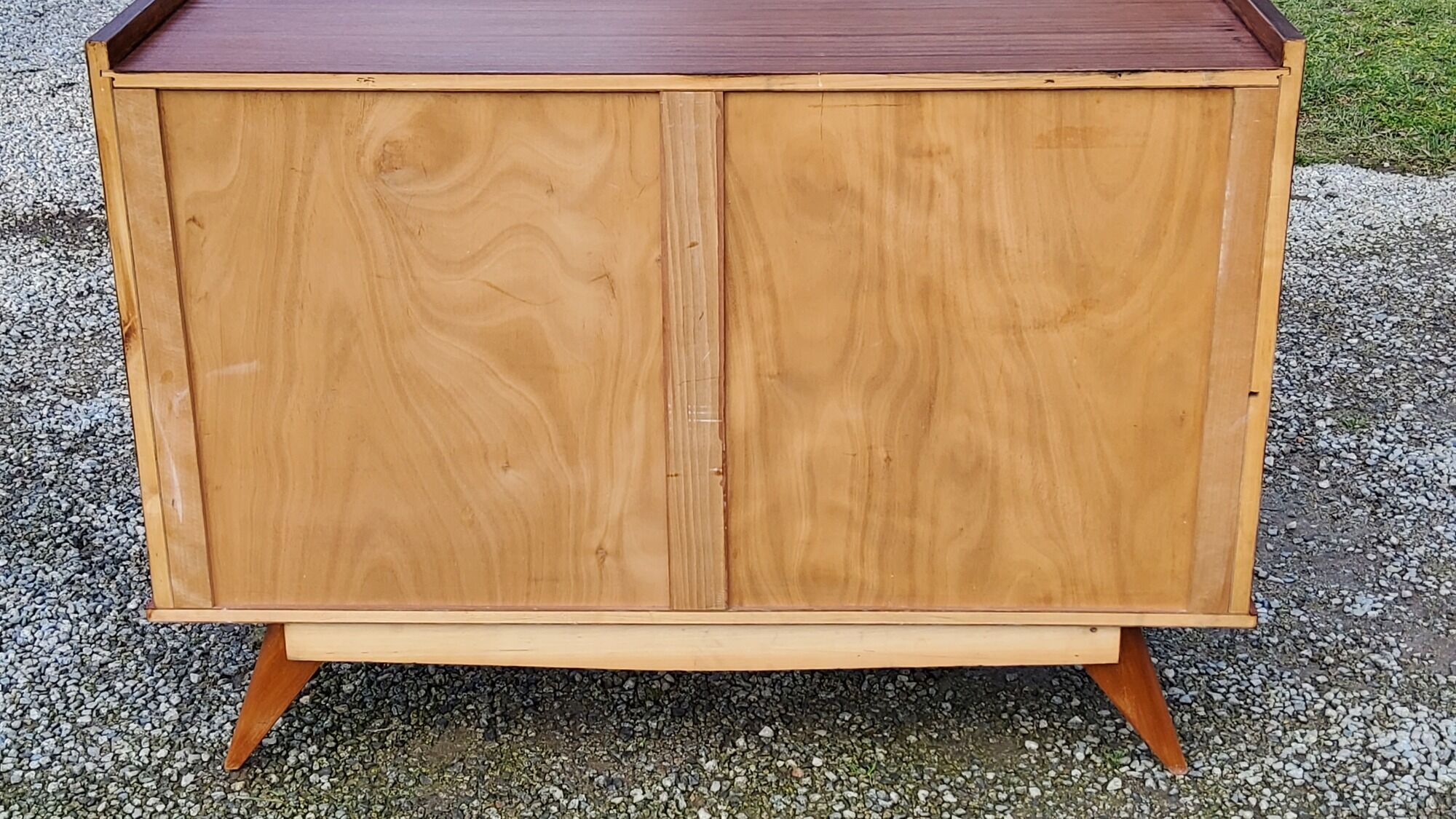 Enfilade of the 50s in oak and mahogany feet compass