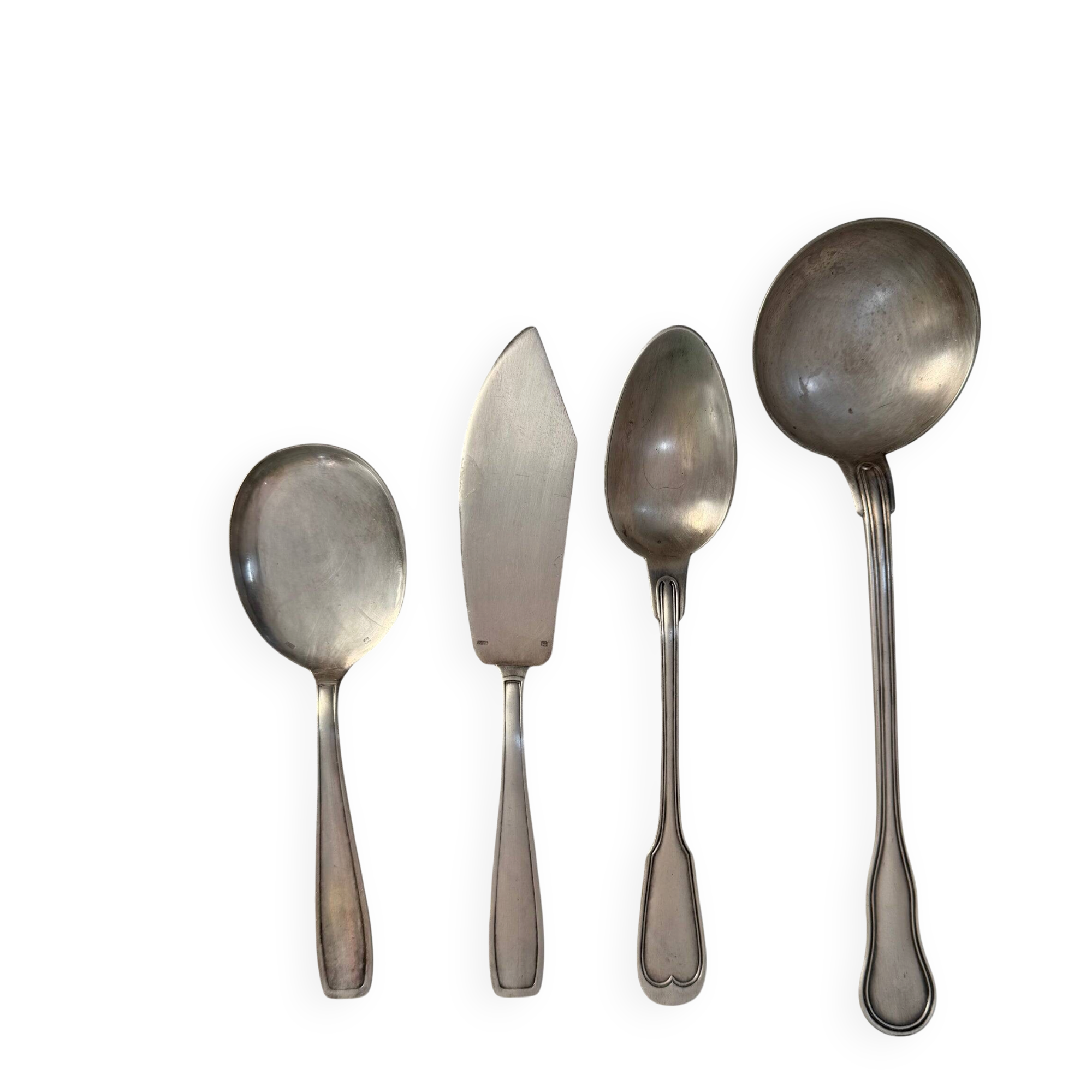 Silver-plated metal cutlery set