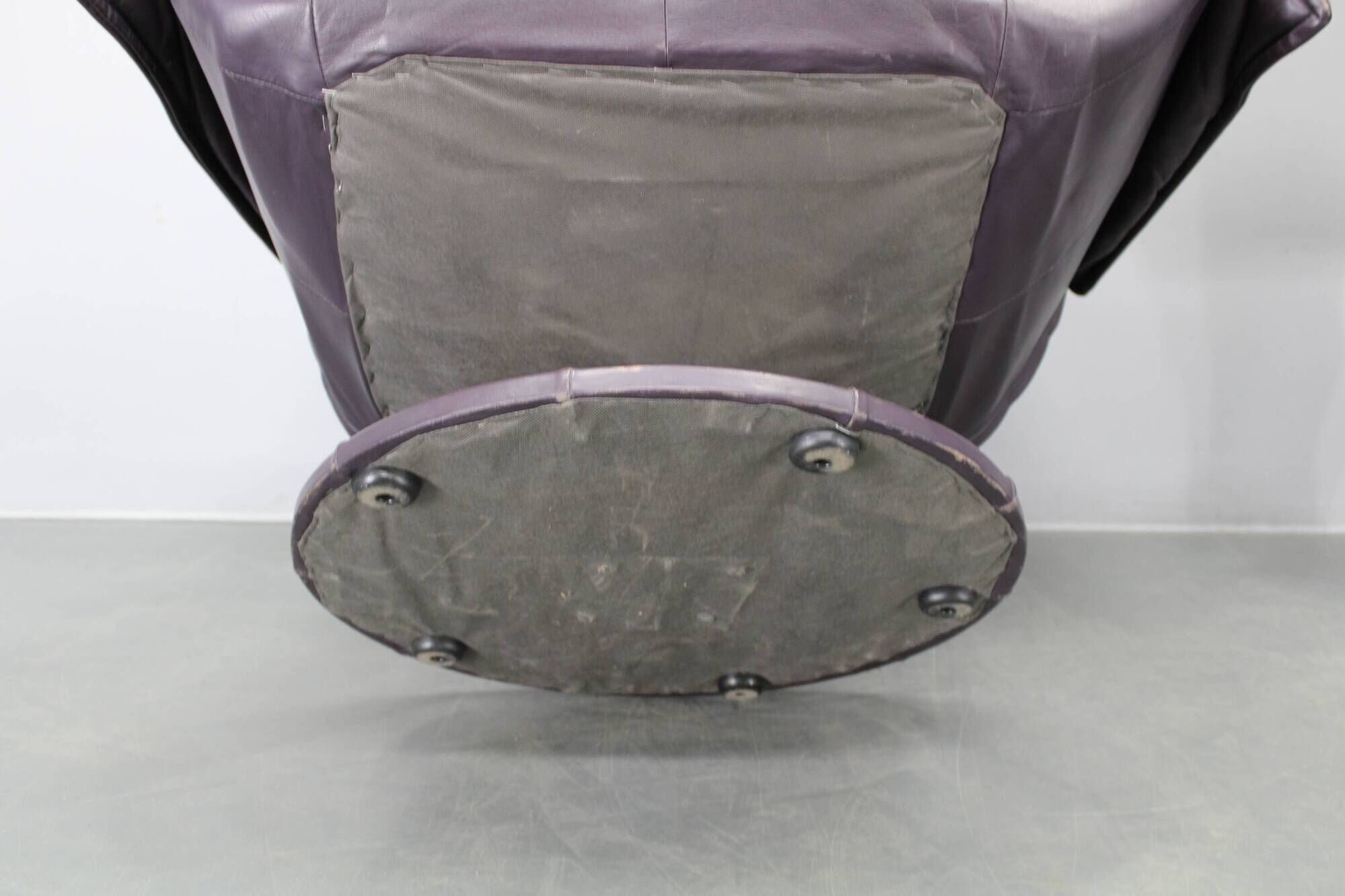 Italian dark purple leather swivel lounge chair, 1980s