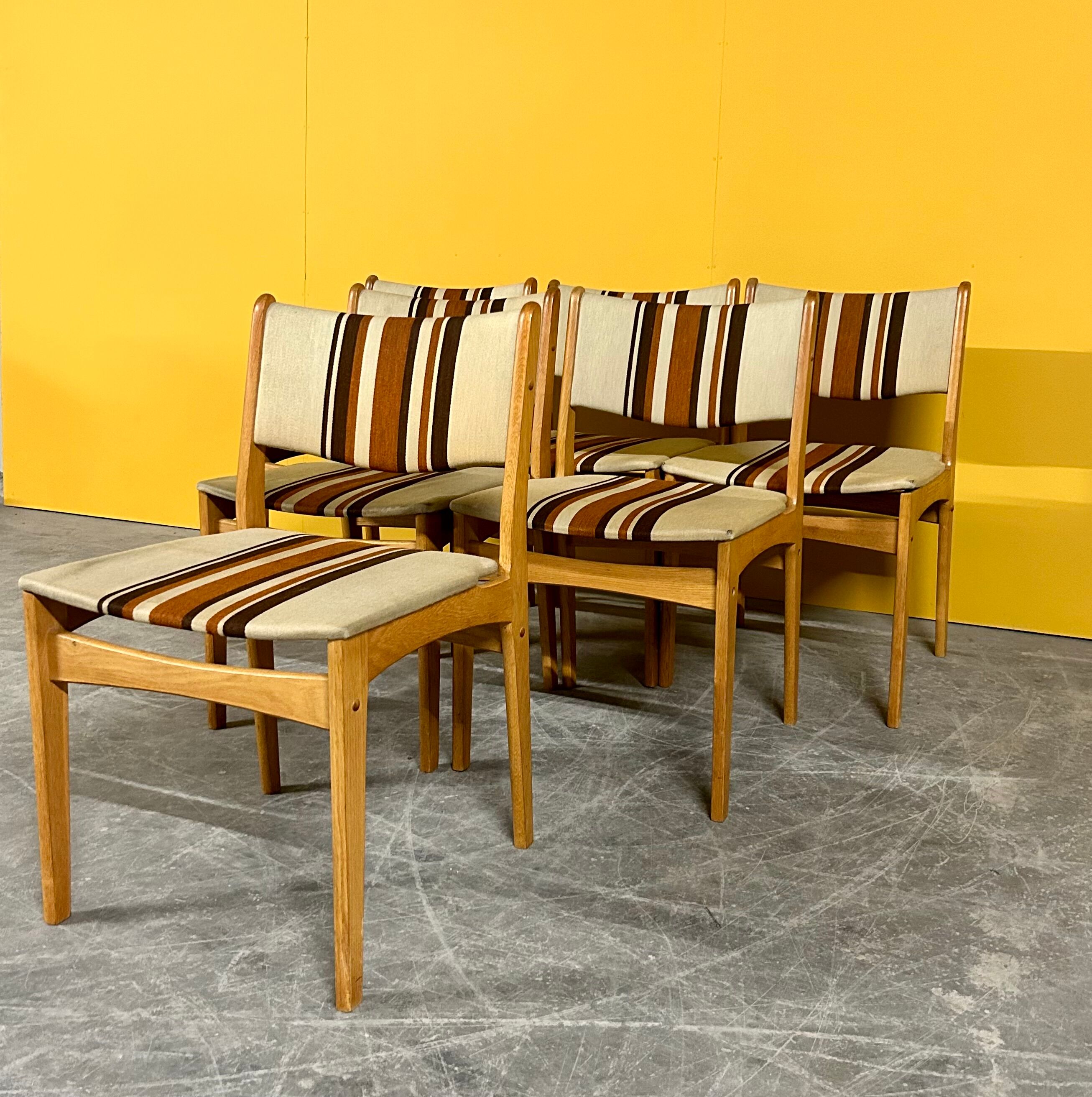 Set of 6 mid-century oak dining chairs by Uldum Mobelfabrik 1960s