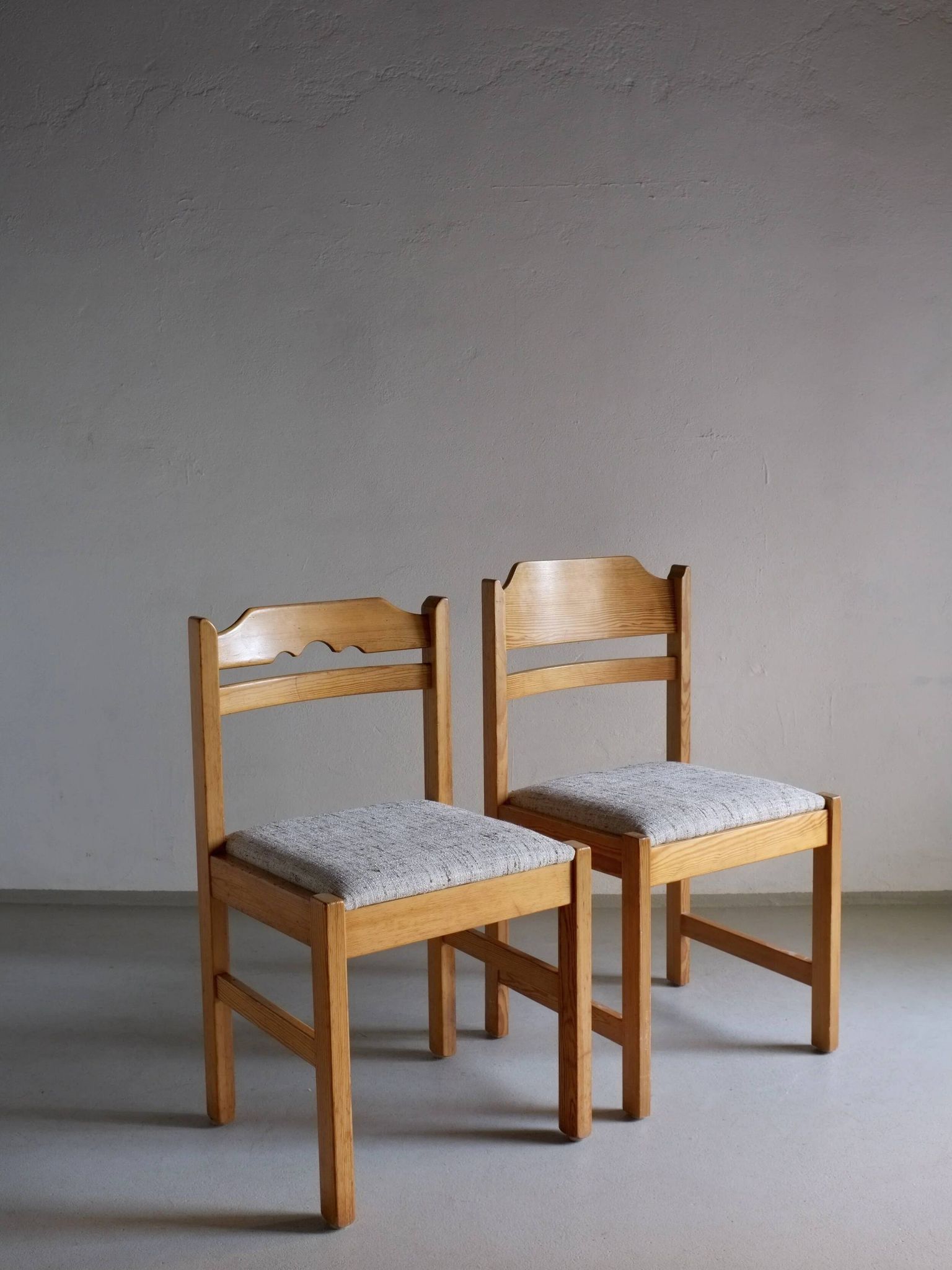 6 Minimalist pine dining chairs | Sweden | 1960s
